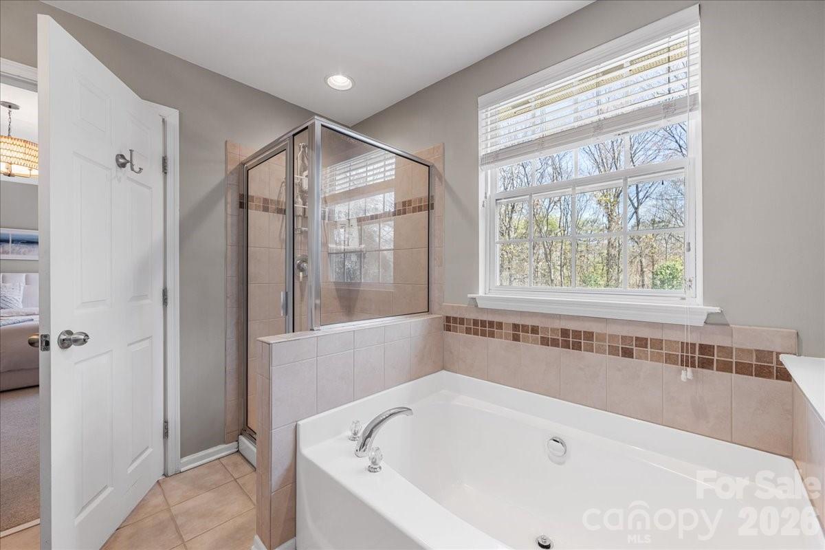 2301 Whitford Lane Property Photo 14