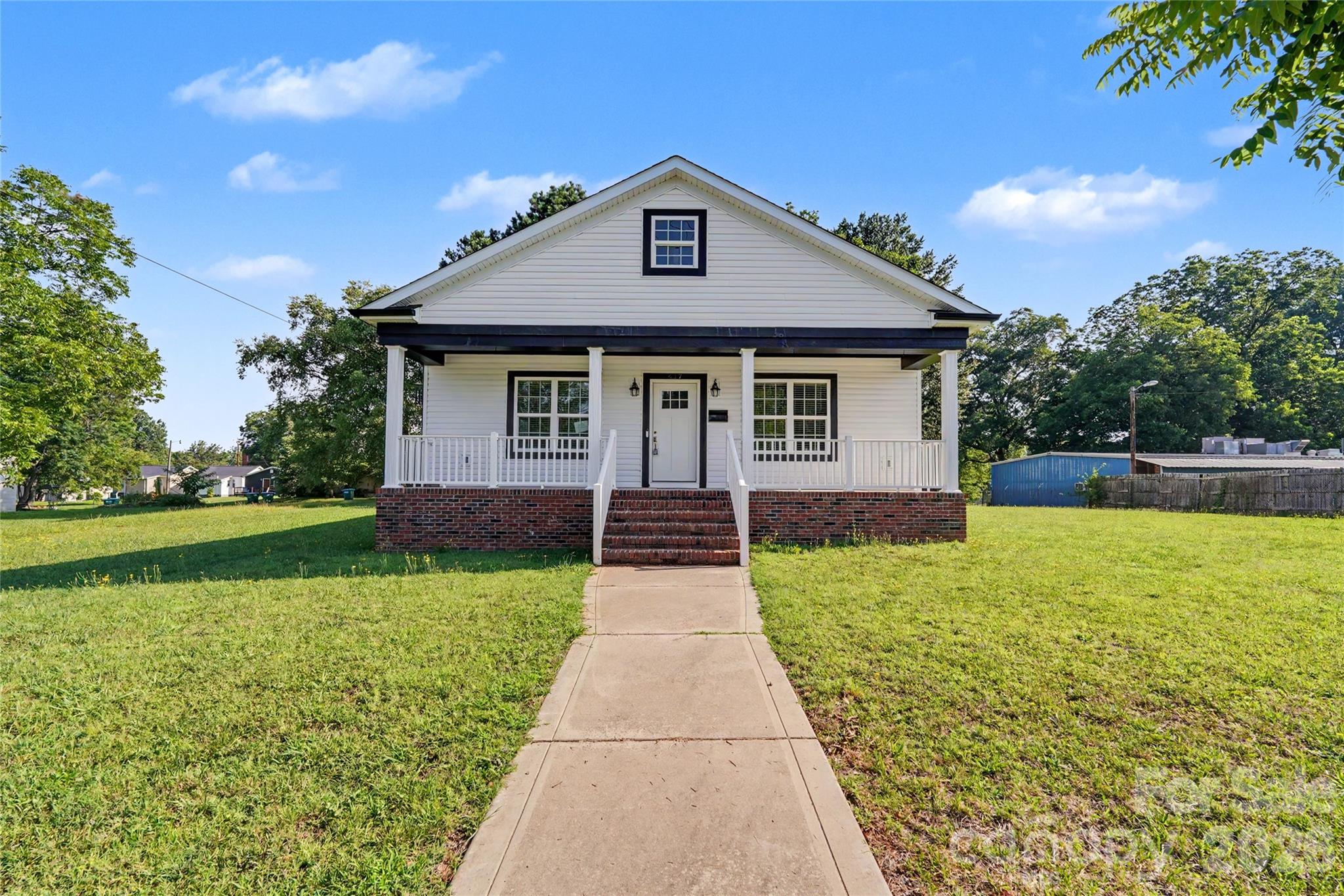 417 E Virginia Avenue Property Photo 1