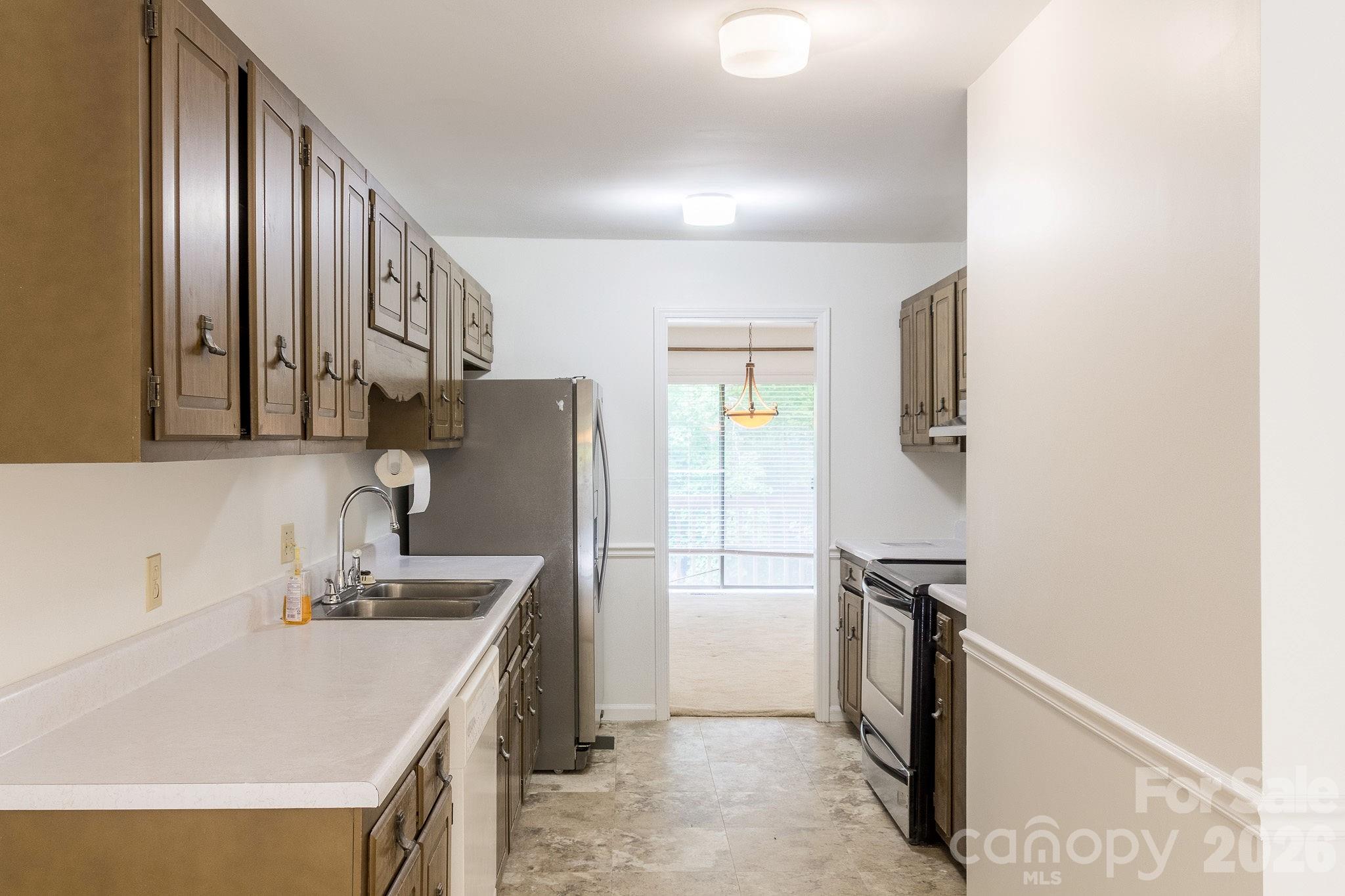 17 Knoll Drive Property Photo 7