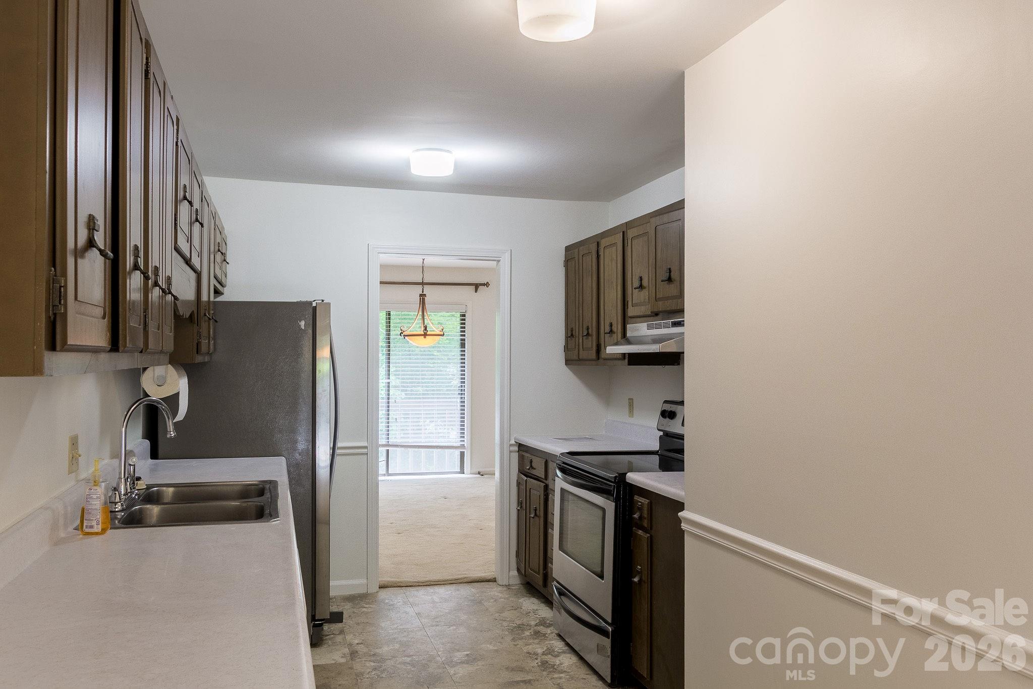 17 Knoll Drive Property Photo 9