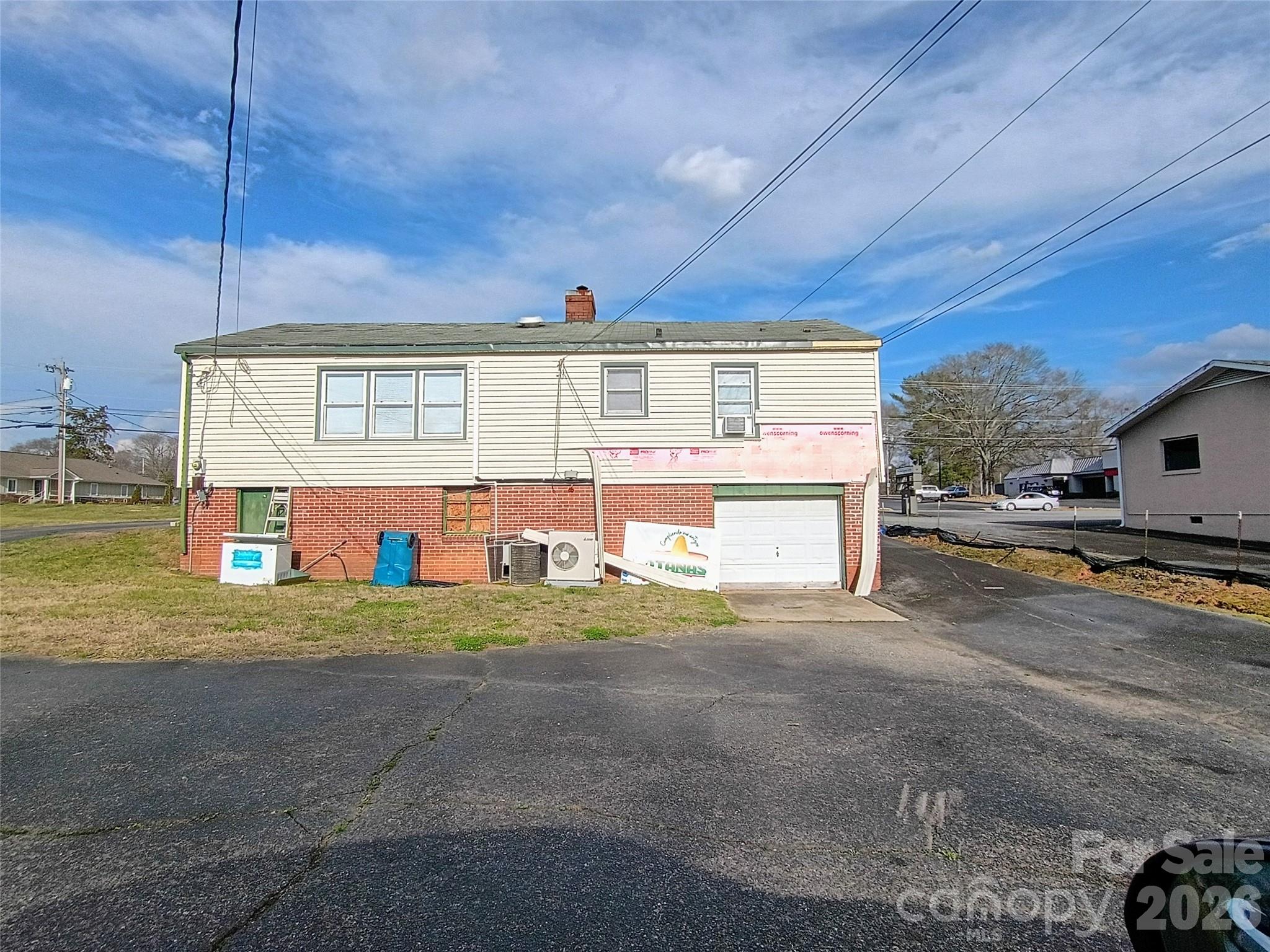 632,644,652 S Broadway Street Property Photo 7