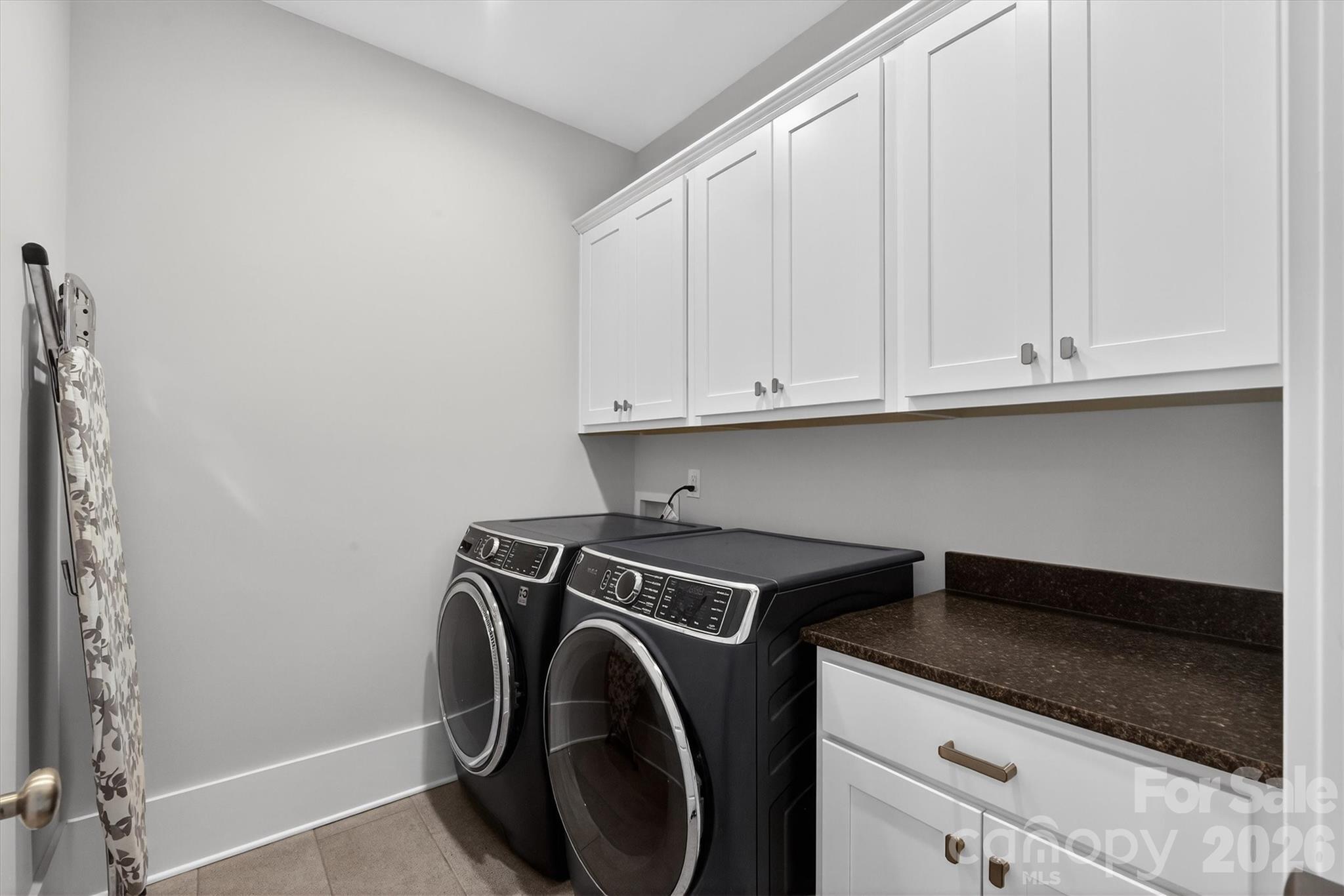 2815 Hillside Springs Drive Property Photo 31
