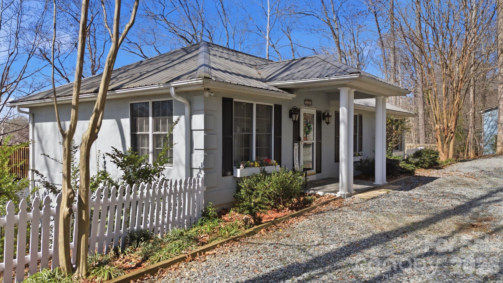 3920 Old Mountain Road Property Photo 1