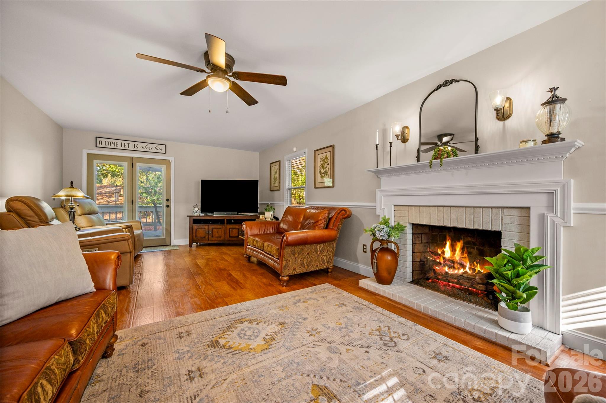 379 Moss Drive Property Photo 9