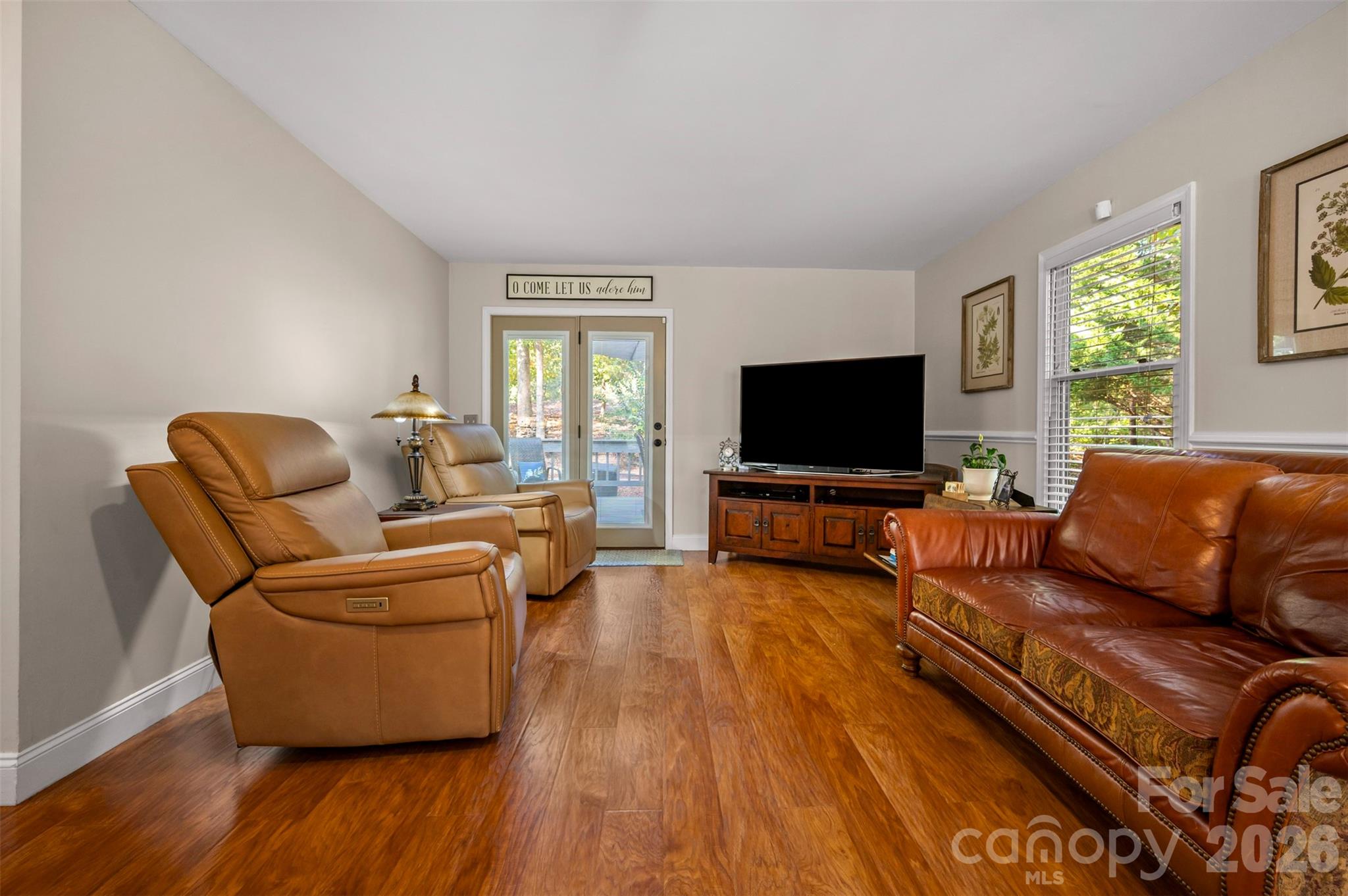 379 Moss Drive Property Photo 11