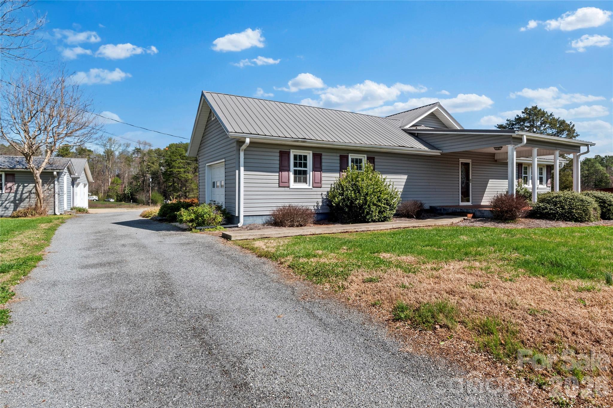 613 Nc 67 Highway Property Photo 4