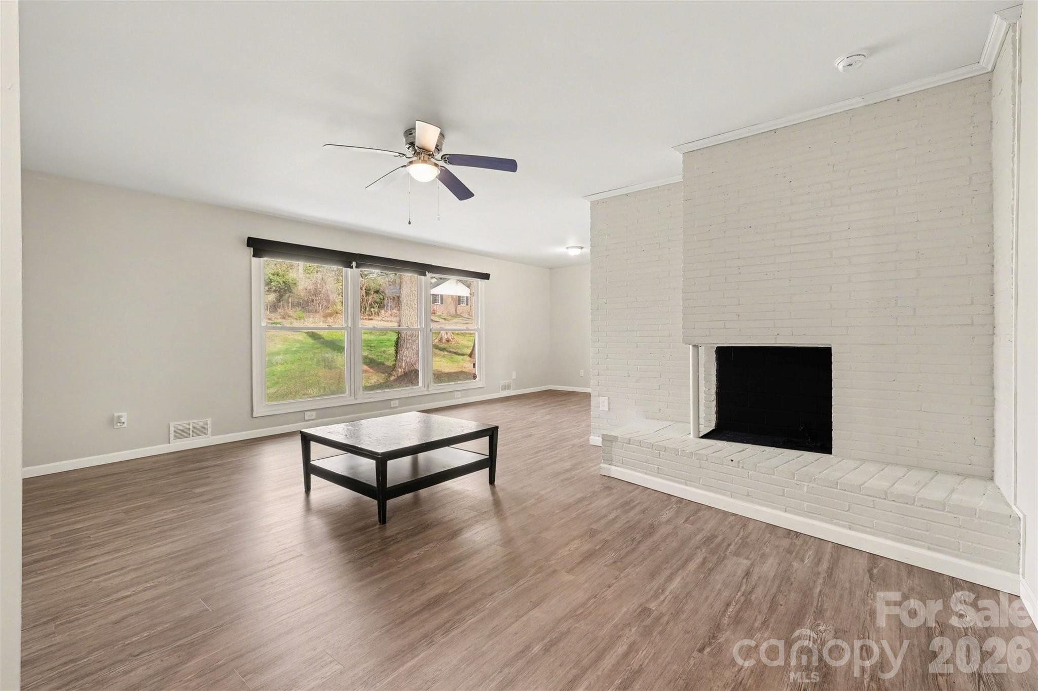 1548 Westbrook Circle Property Photo 2
