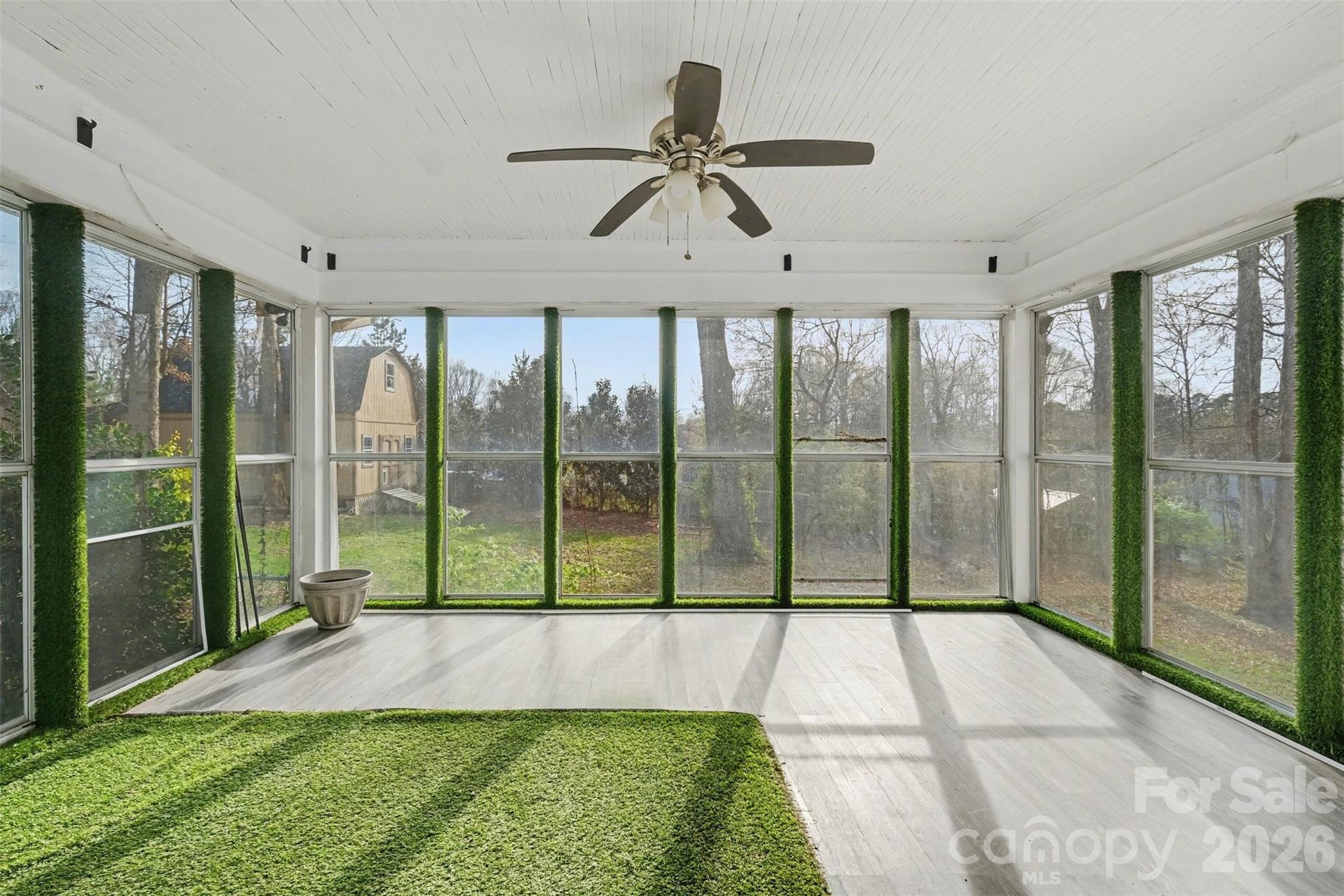 1548 Westbrook Circle Property Photo 12