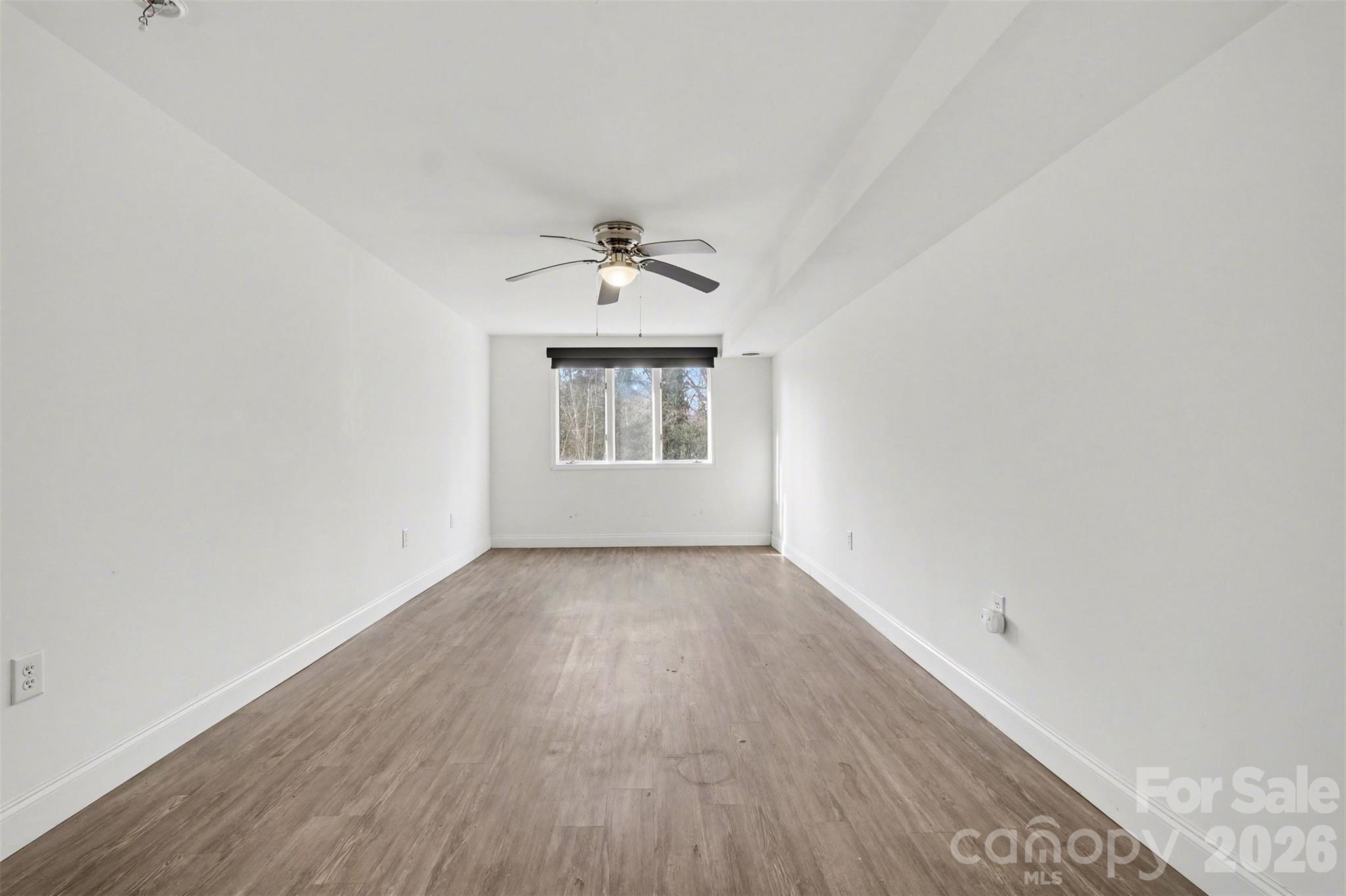 1548 Westbrook Circle Property Photo 23
