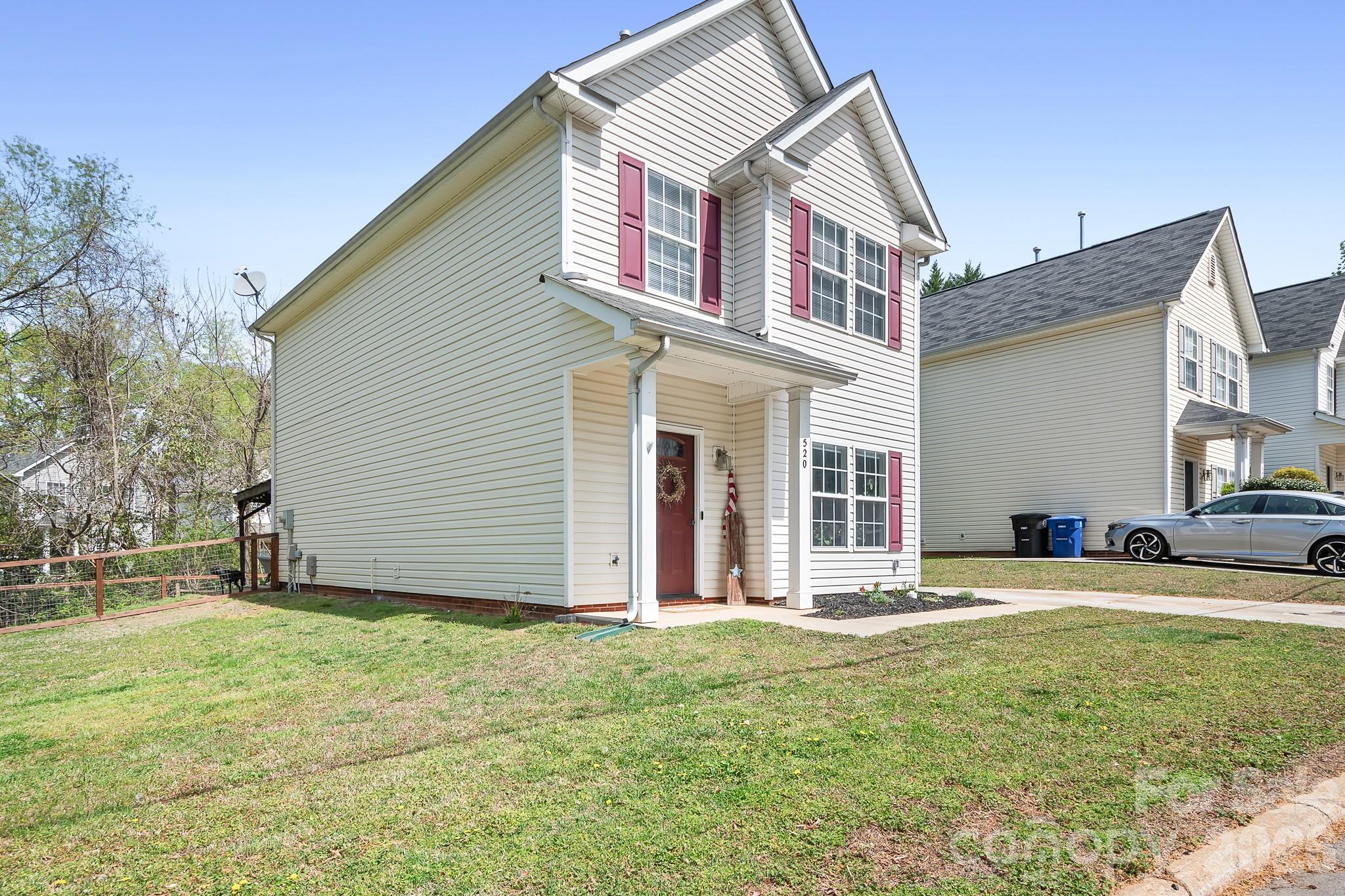 520 E Iredell Avenue Property Photo 2