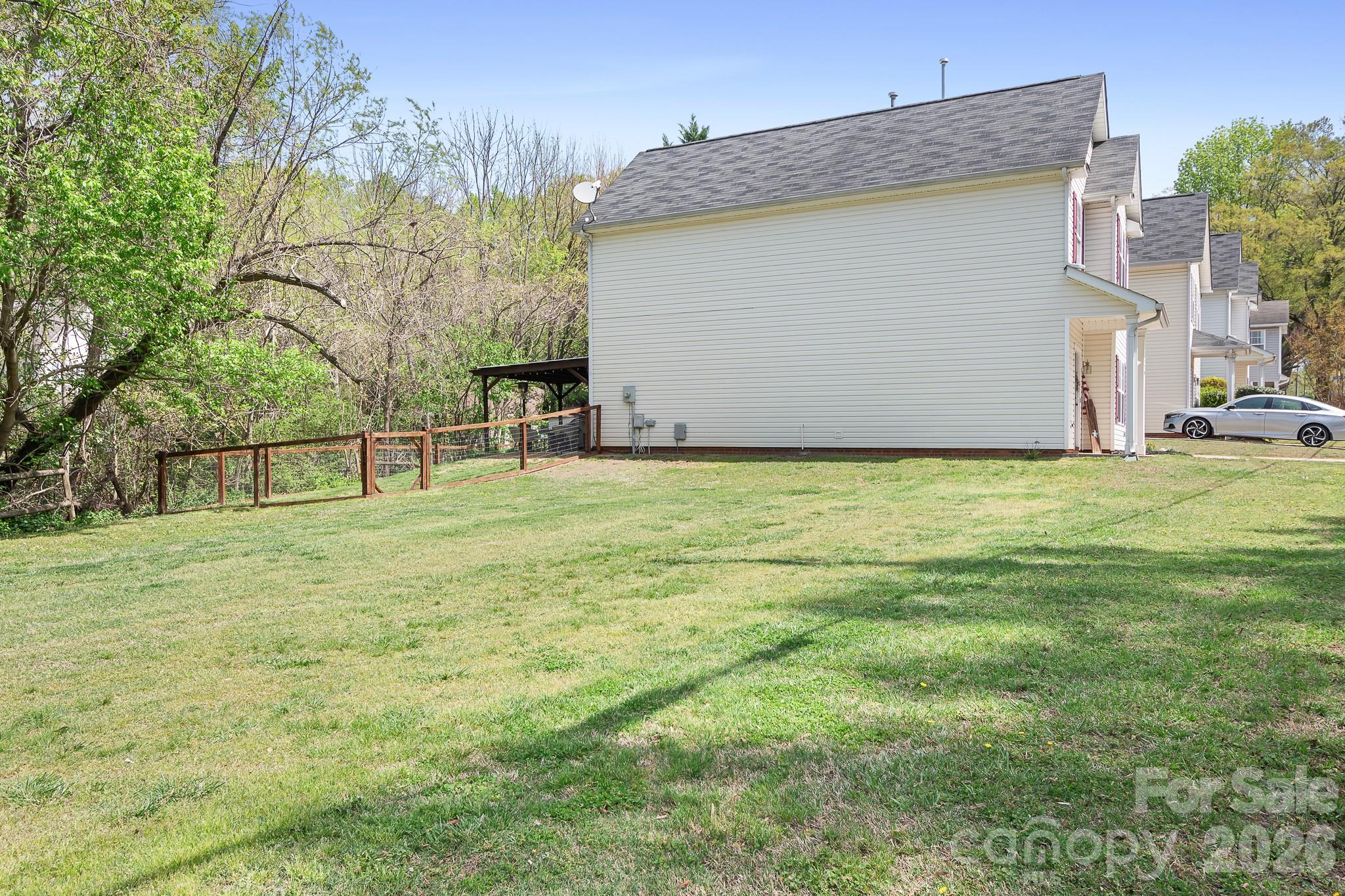 520 E Iredell Avenue Property Photo 5