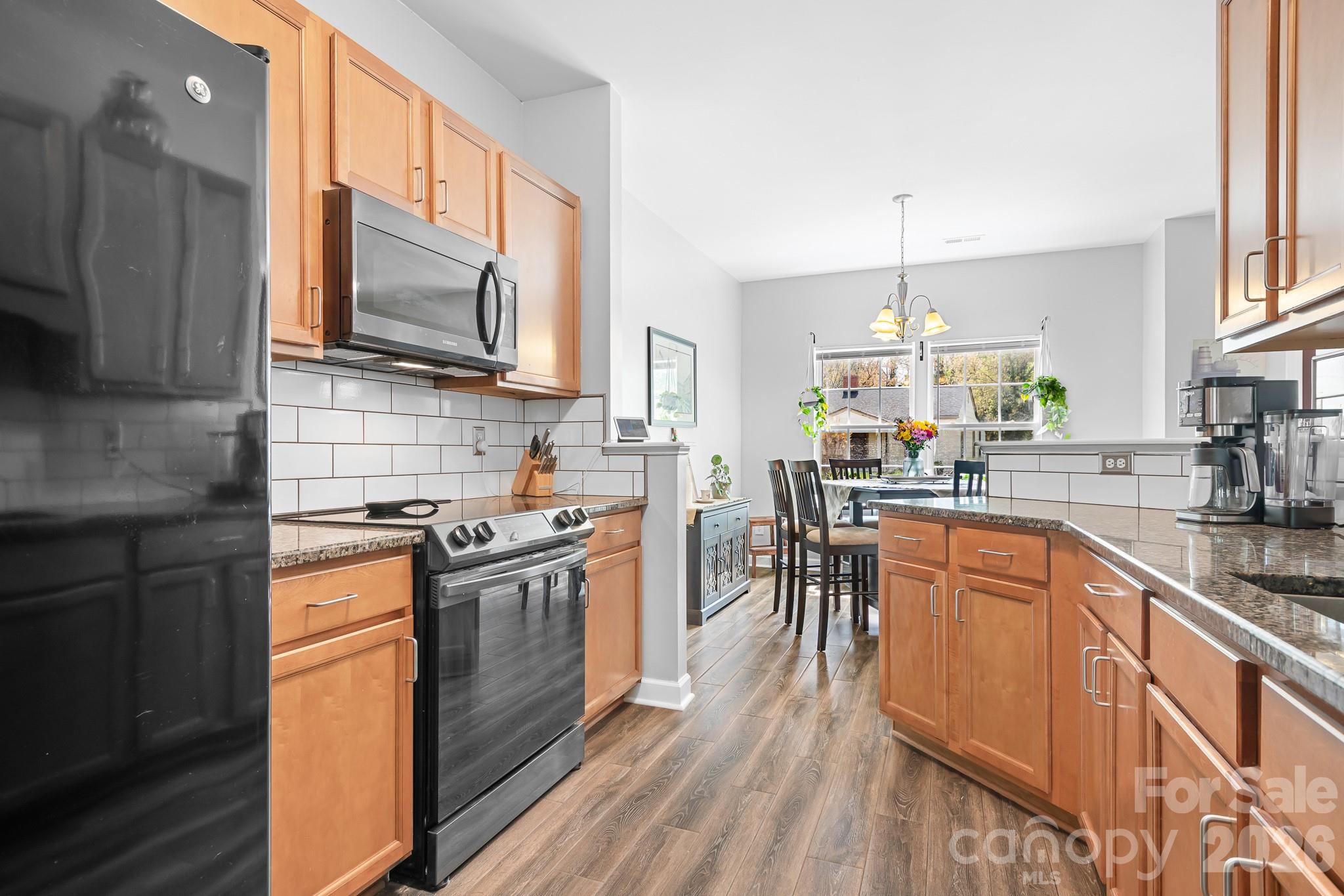 520 E Iredell Avenue Property Photo 10
