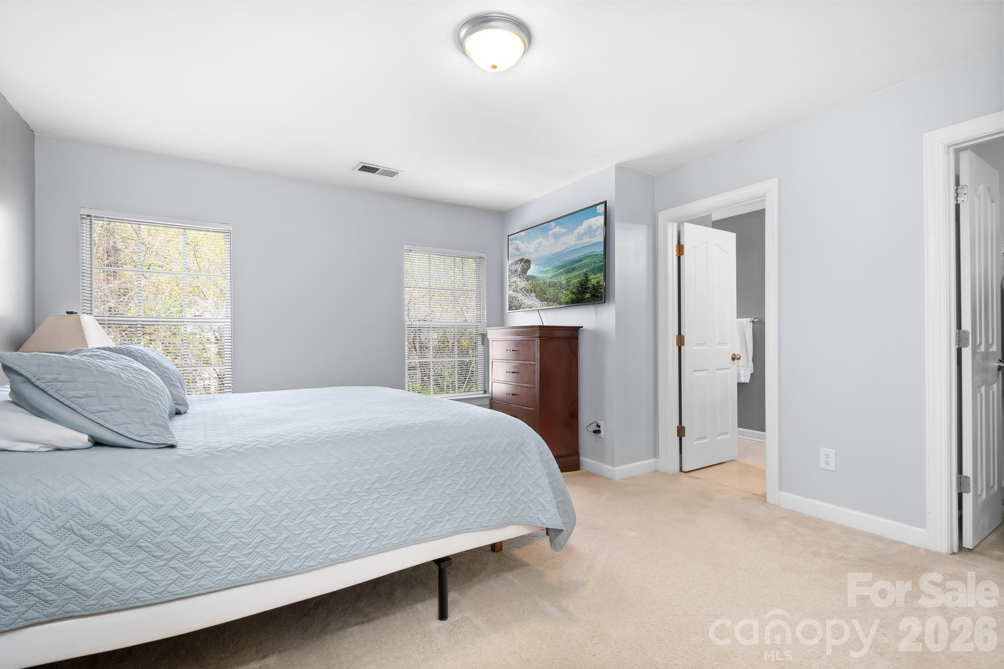 520 E Iredell Avenue Property Photo 13