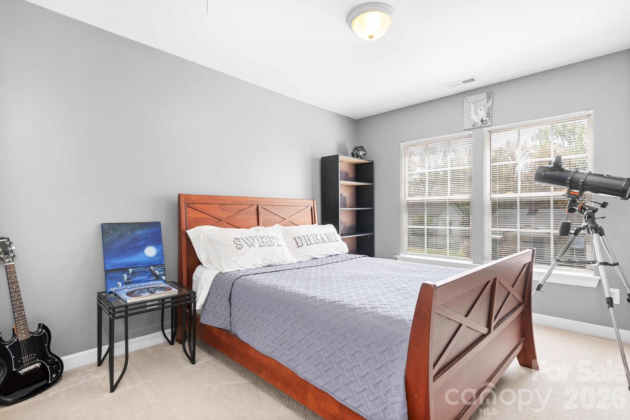 520 E Iredell Avenue Property Photo 18