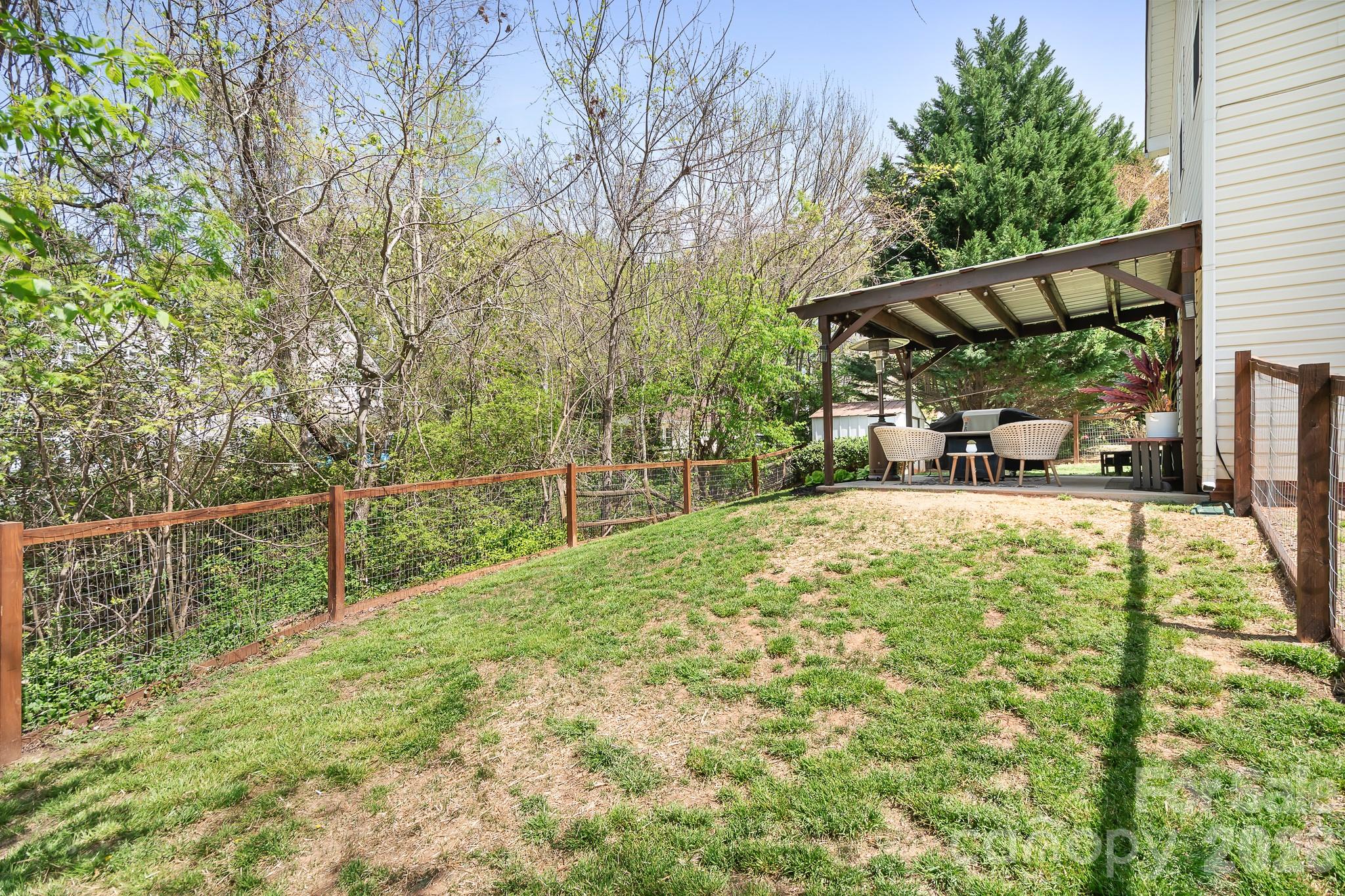 520 E Iredell Avenue Property Photo 22