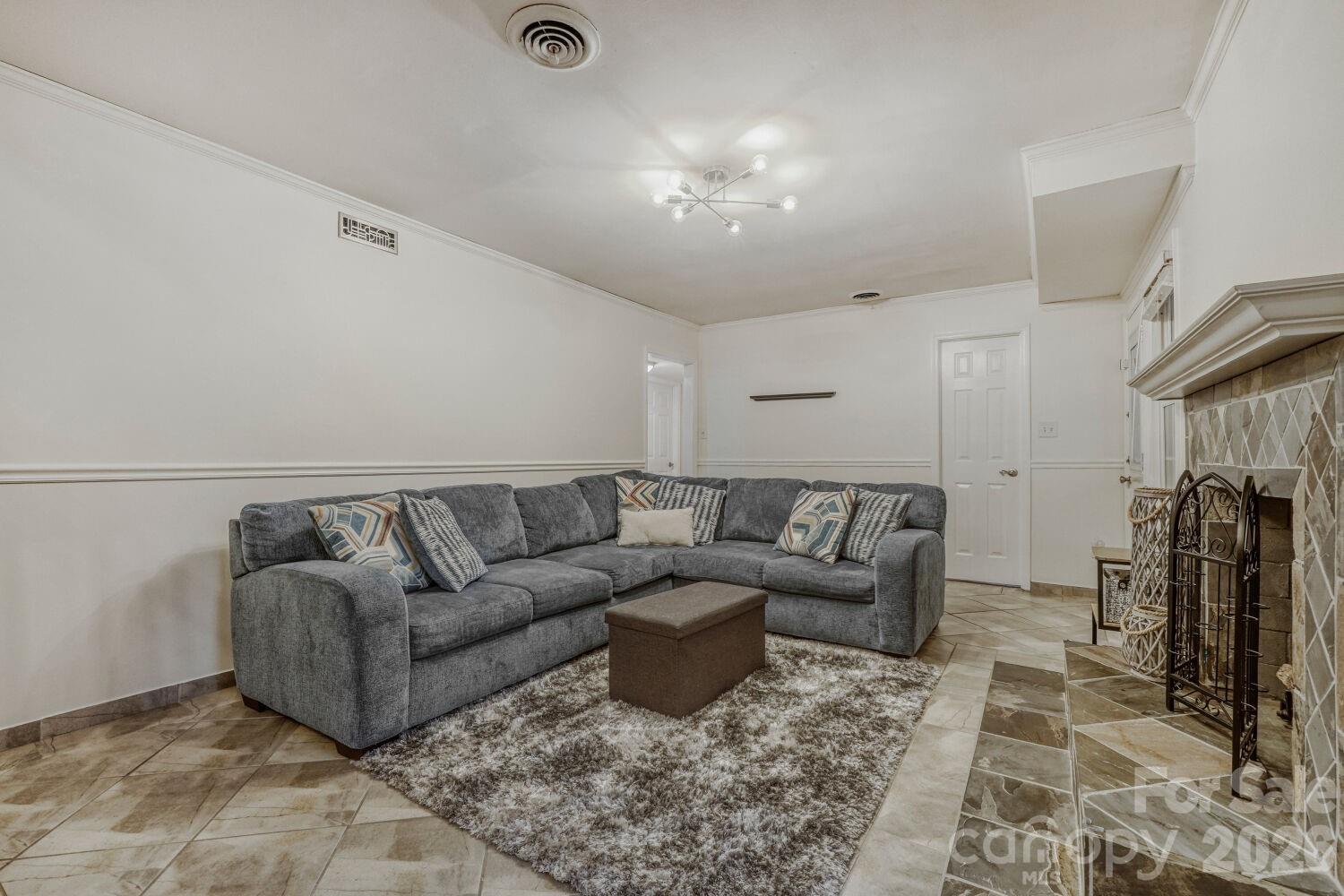 1315 Shady Bluff Drive Property Photo 6