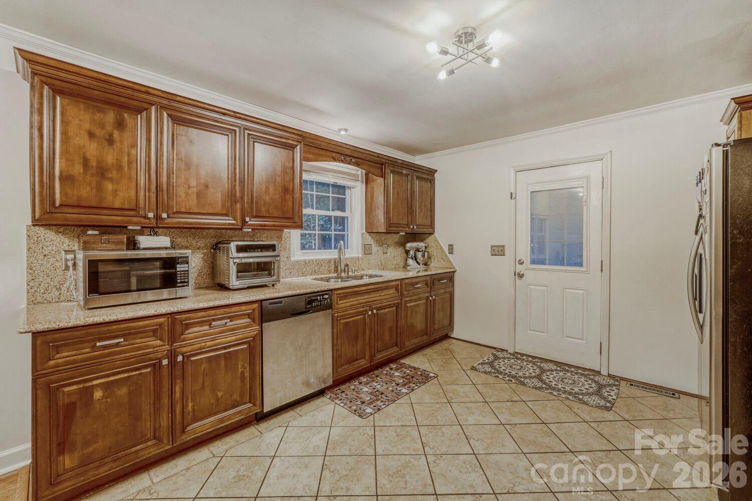 1315 Shady Bluff Drive Property Photo 9