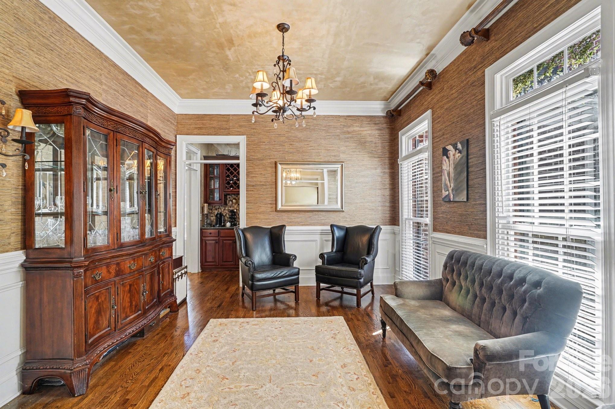 7609 Windaliere Drive Property Photo 6