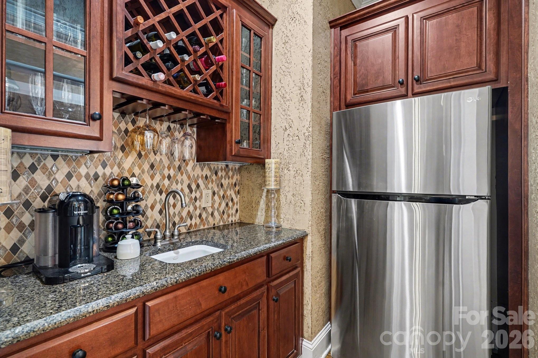 7609 Windaliere Drive Property Photo 10