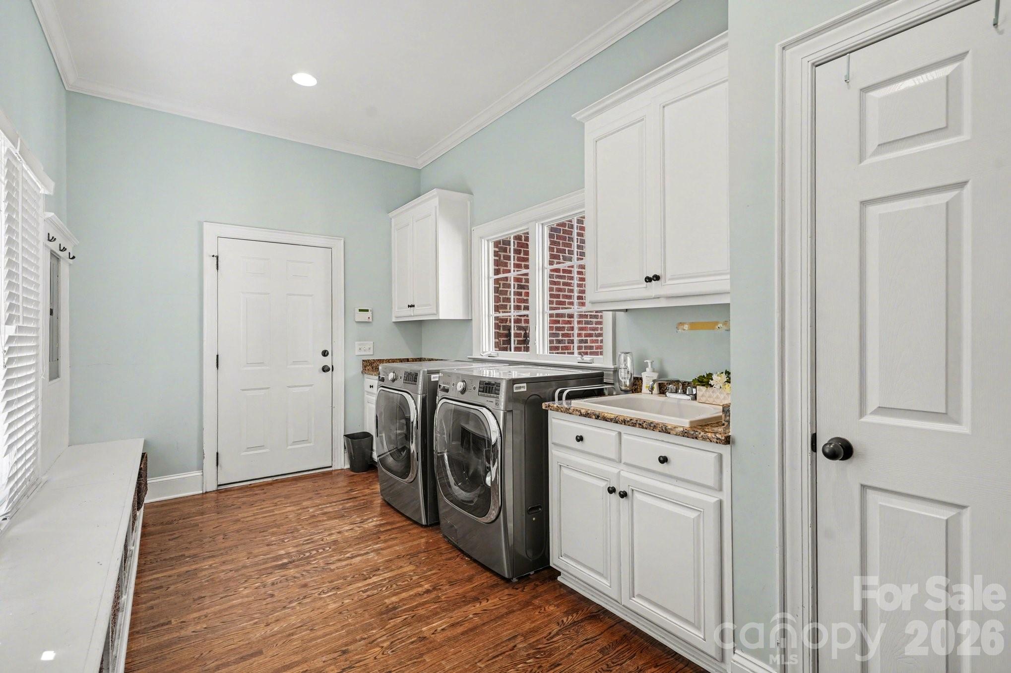 7609 Windaliere Drive Property Photo 13