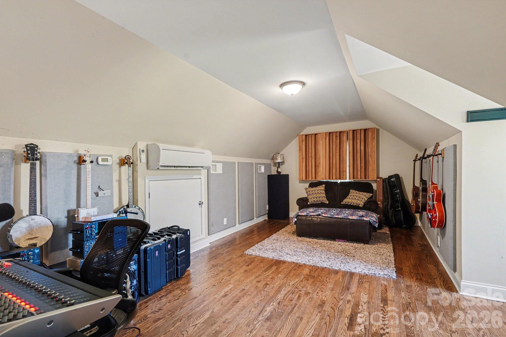 7609 Windaliere Drive Property Photo 31