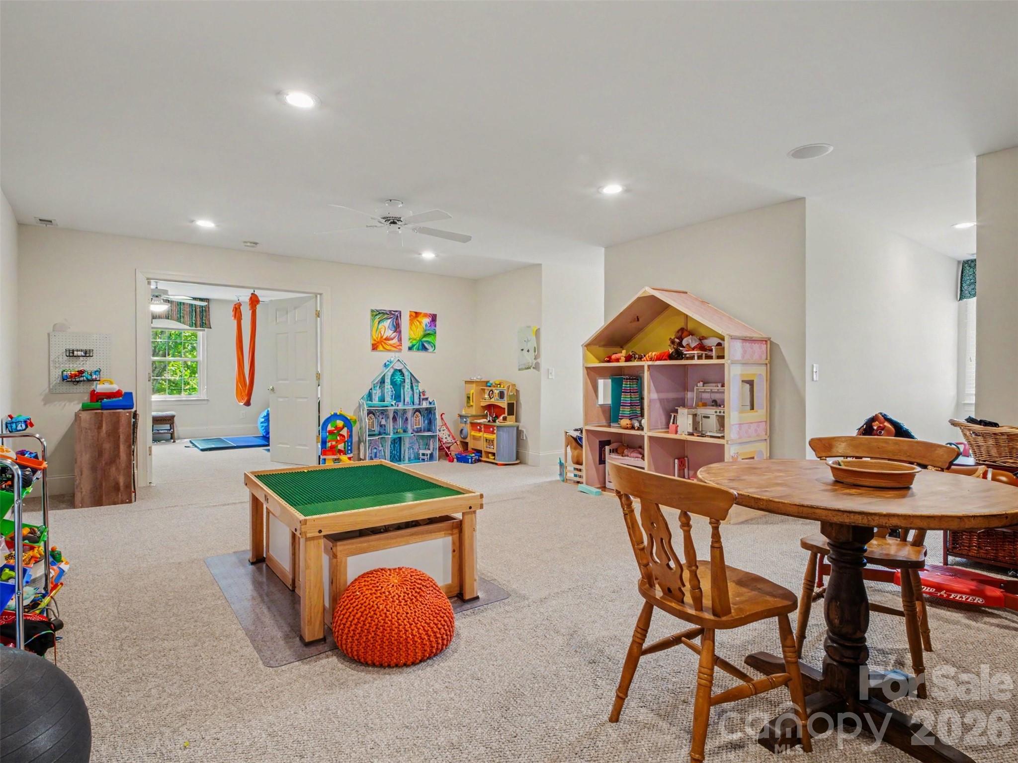 1422 Stone Gate Drive Property Photo 38