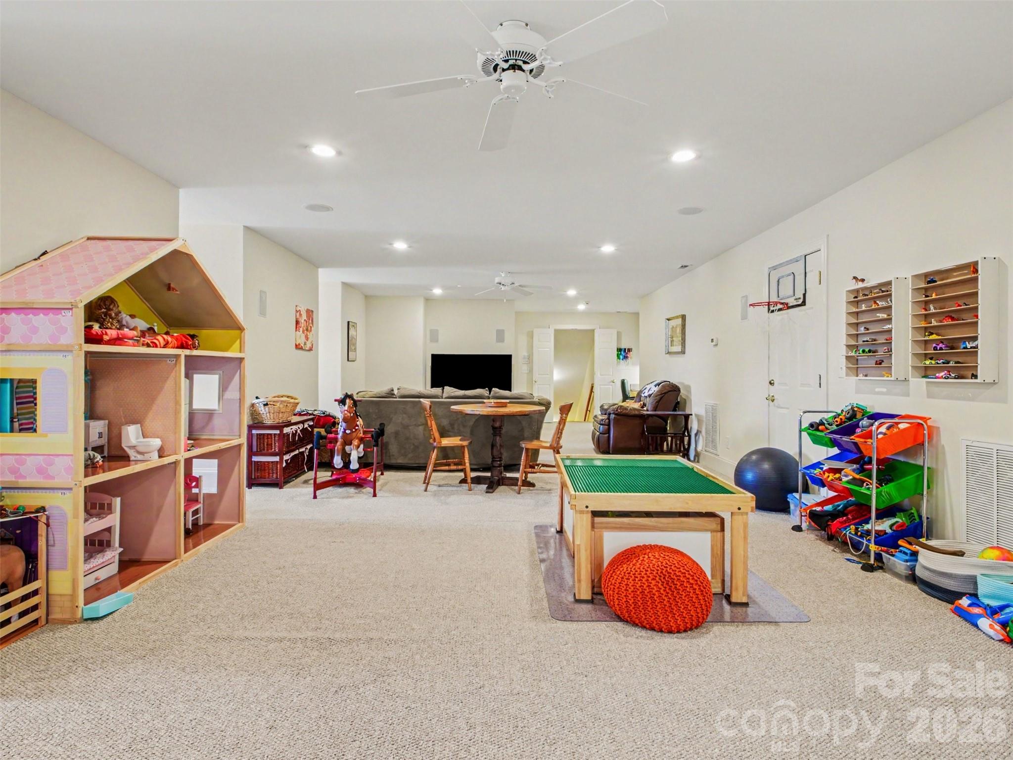 1422 Stone Gate Drive Property Photo 39