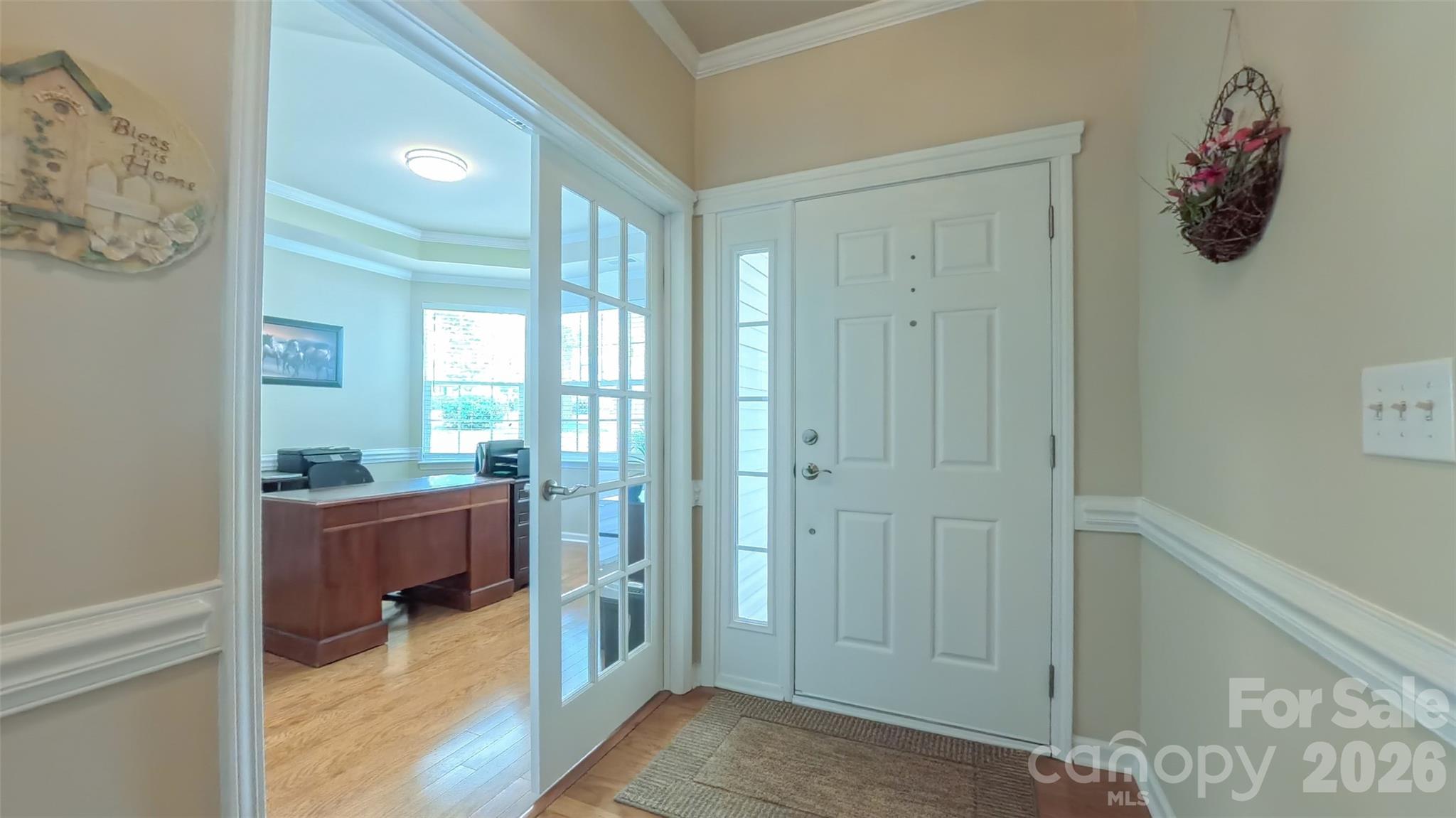 6855 Colonial Garden Drive Property Photo 3