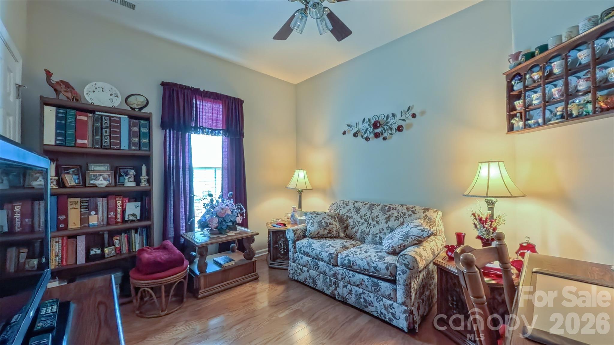 6855 Colonial Garden Drive Property Photo 9