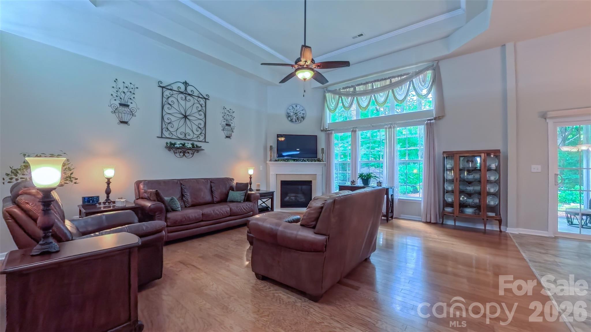 6855 Colonial Garden Drive Property Photo 10