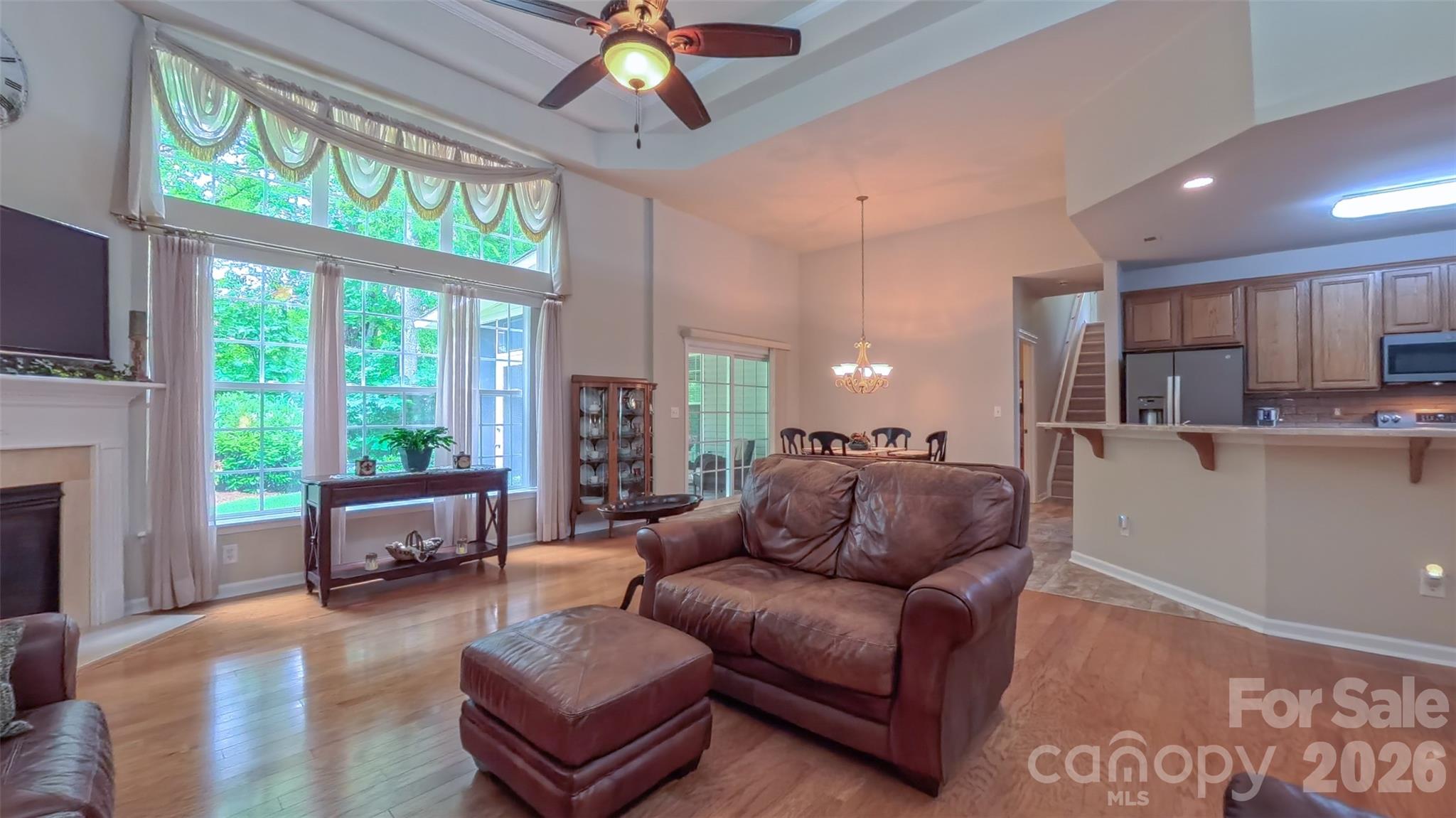 6855 Colonial Garden Drive Property Photo 12