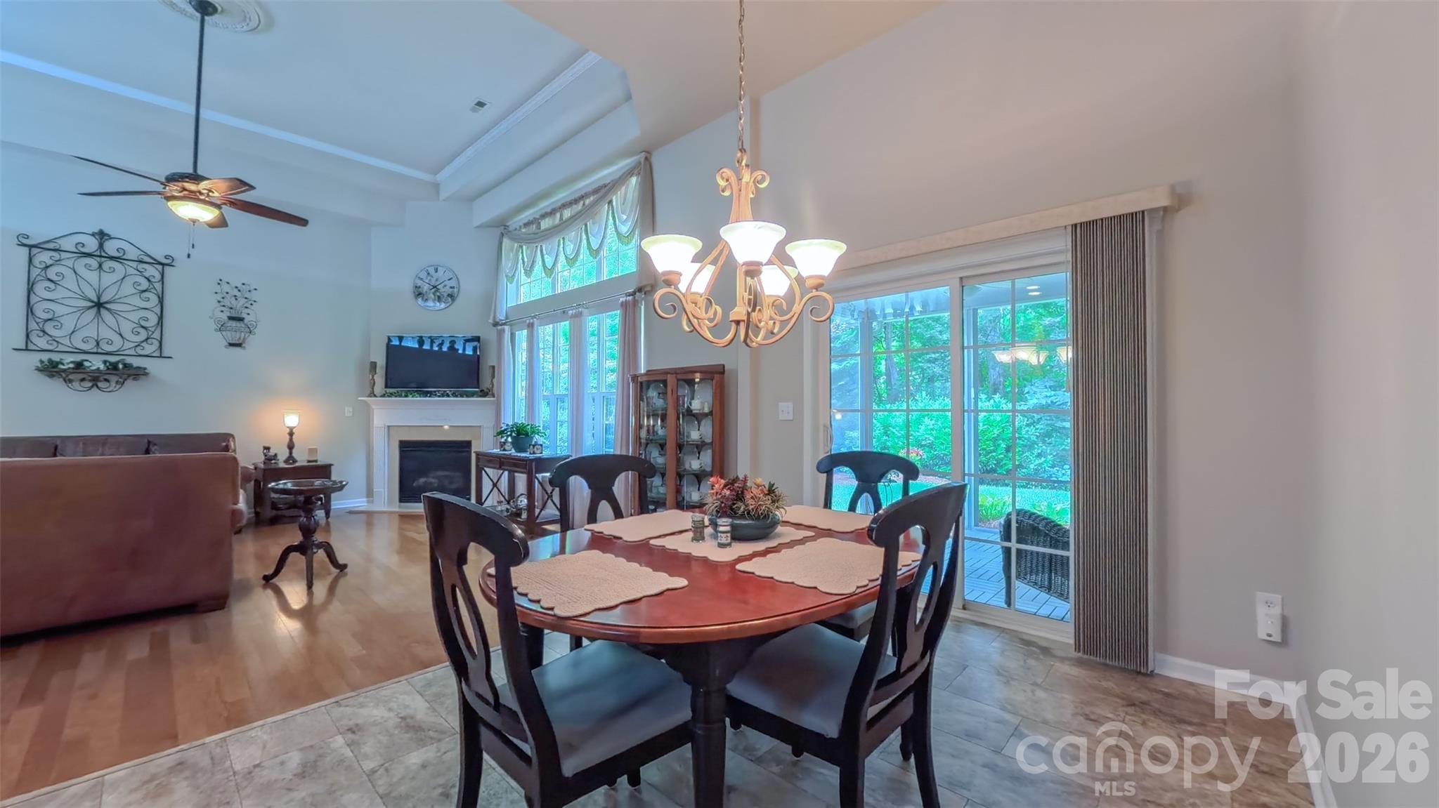 6855 Colonial Garden Drive Property Photo 16