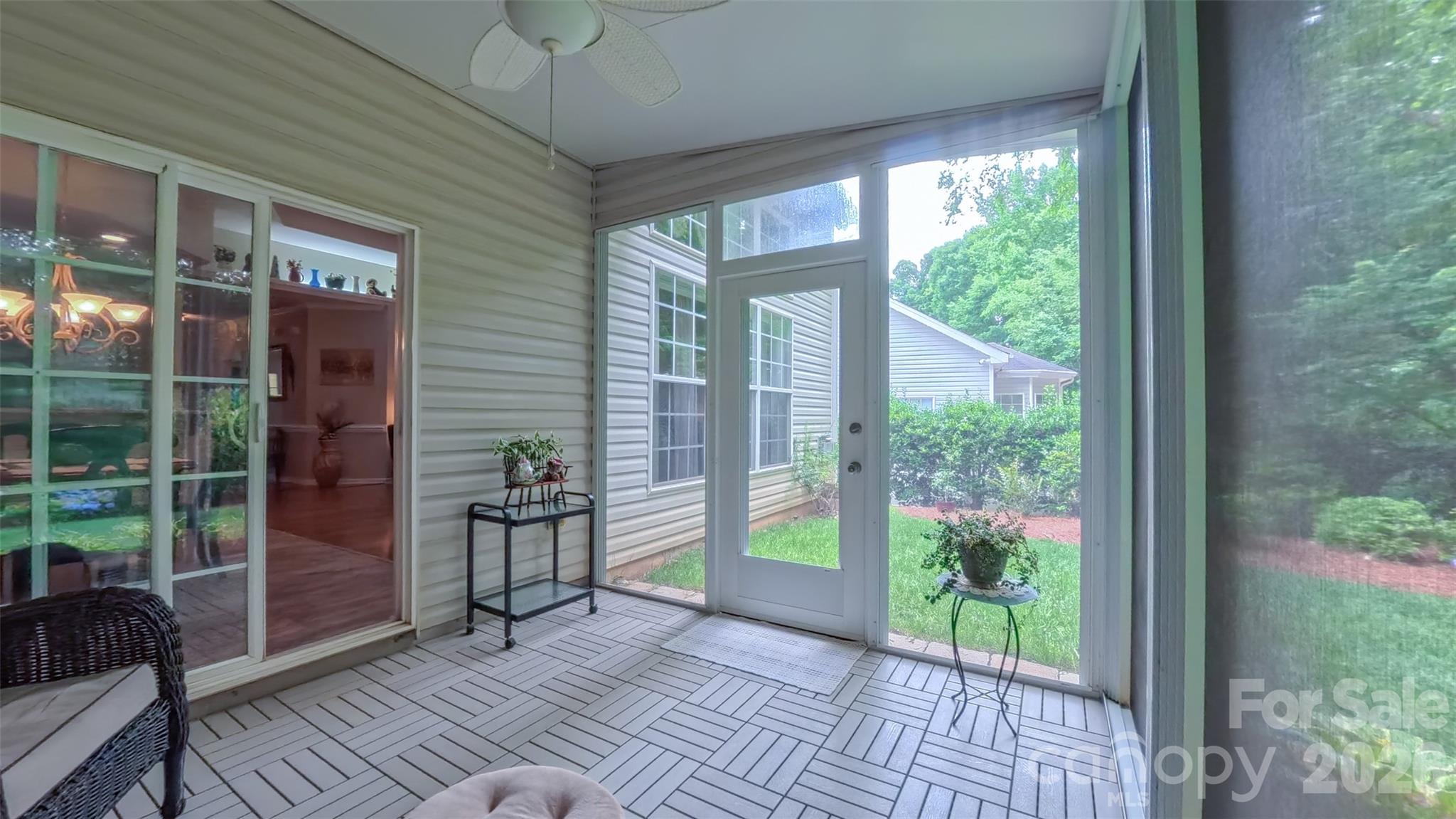6855 Colonial Garden Drive Property Photo 26