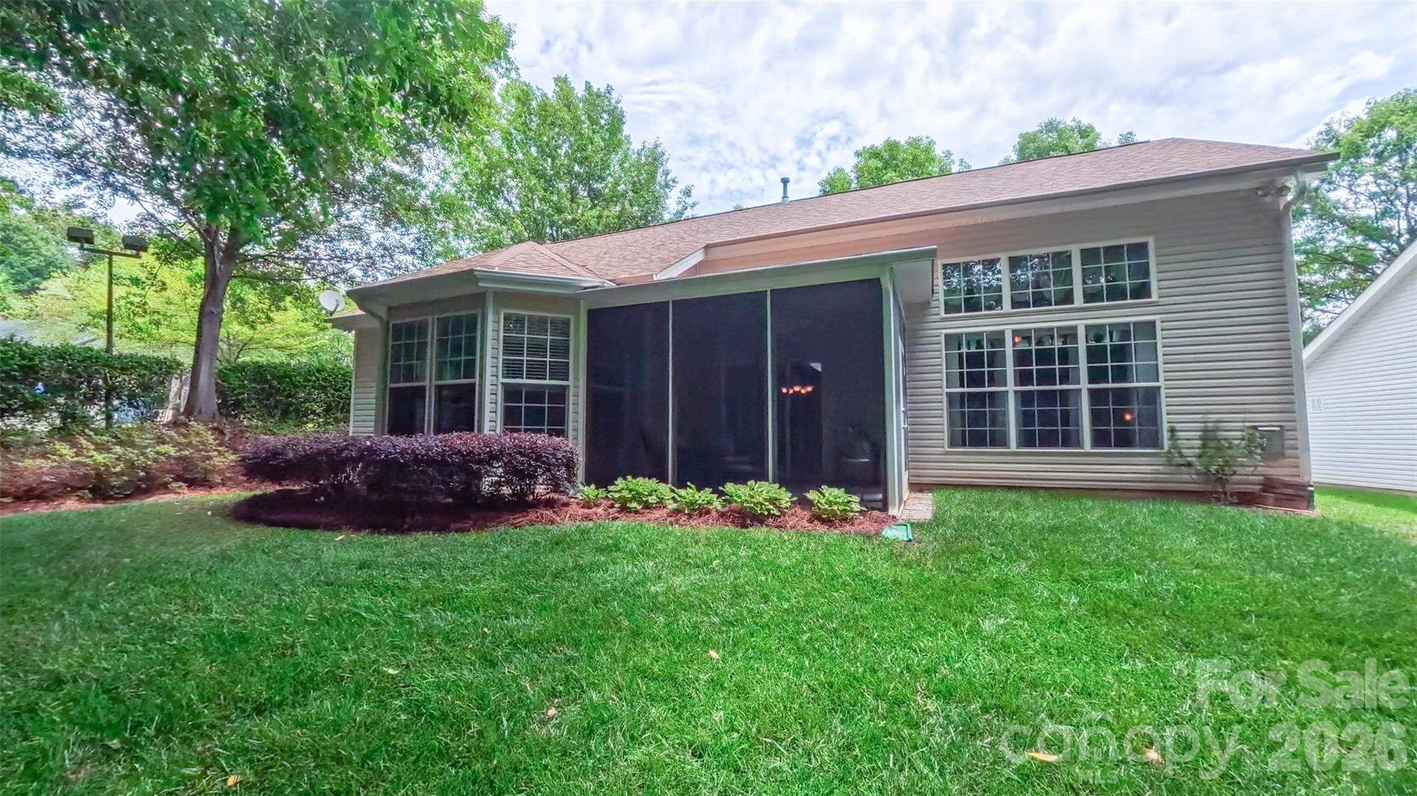 6855 Colonial Garden Drive Property Photo 28