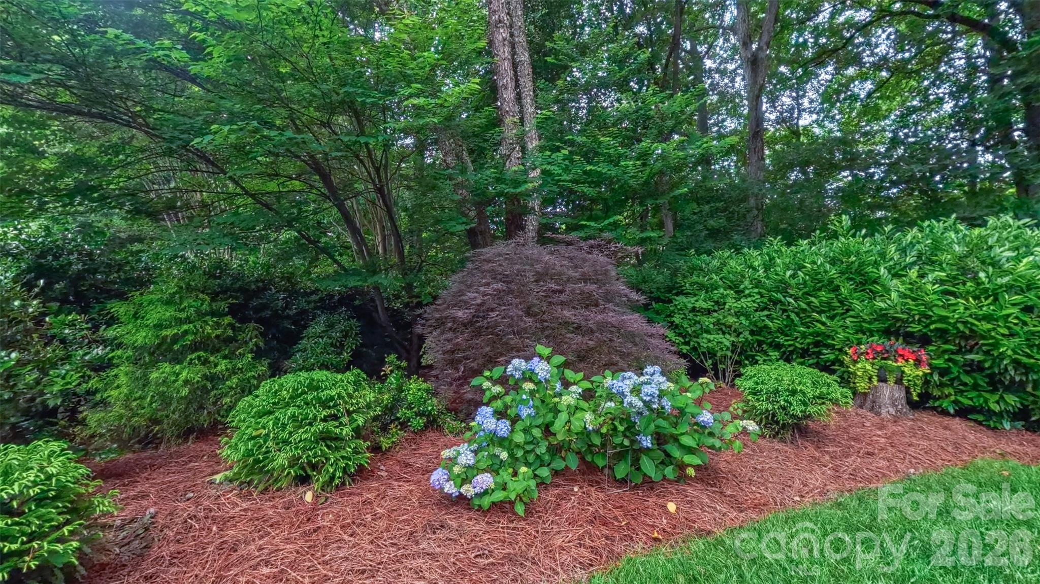6855 Colonial Garden Drive Property Photo 29