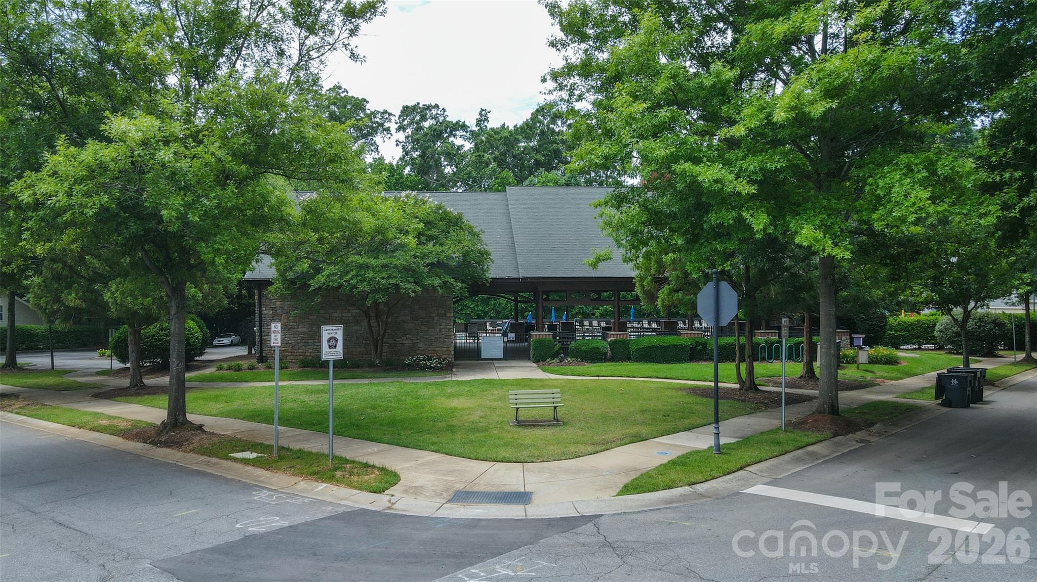 6855 Colonial Garden Drive Property Photo 35