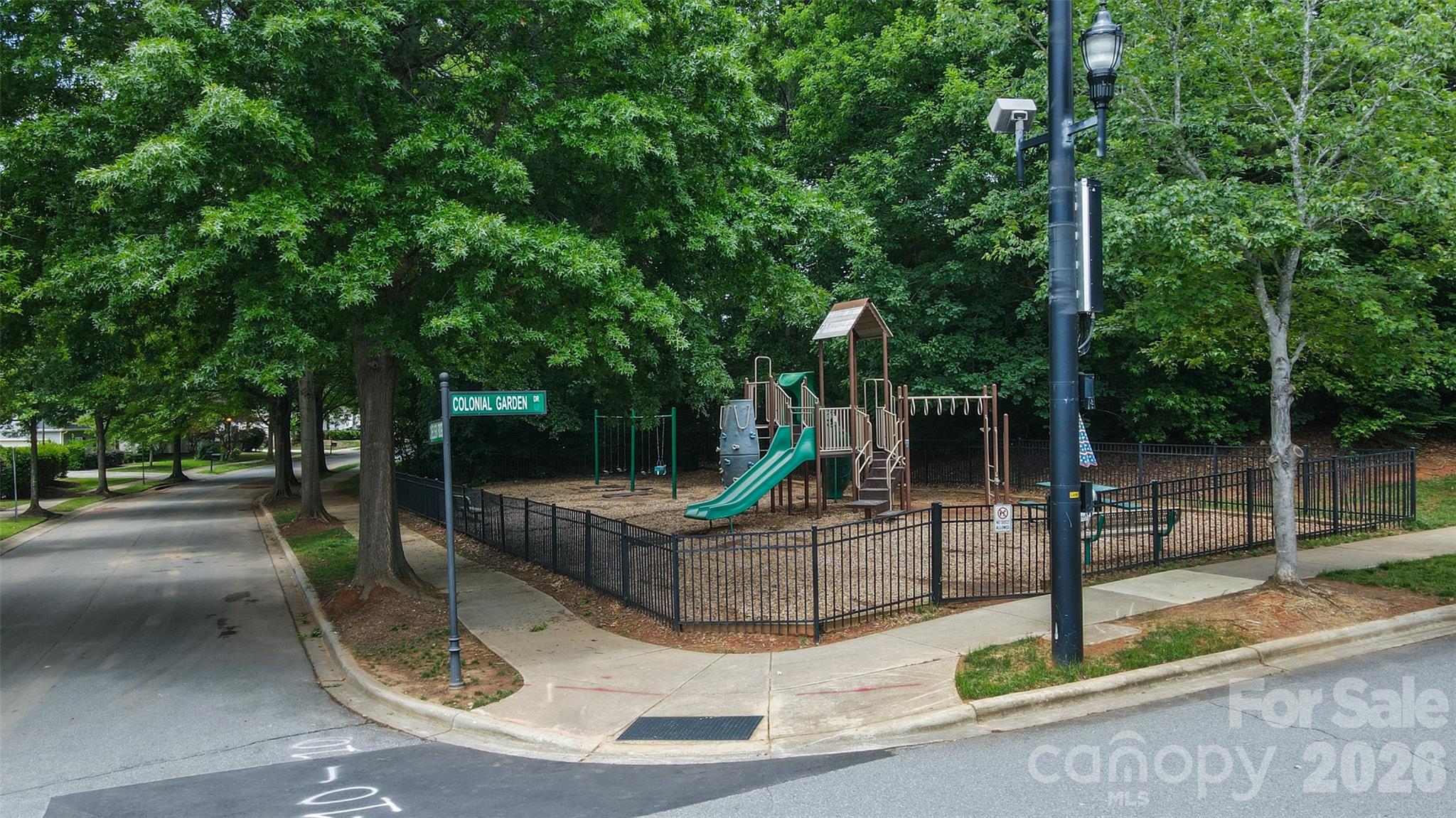 6855 Colonial Garden Drive Property Photo 35