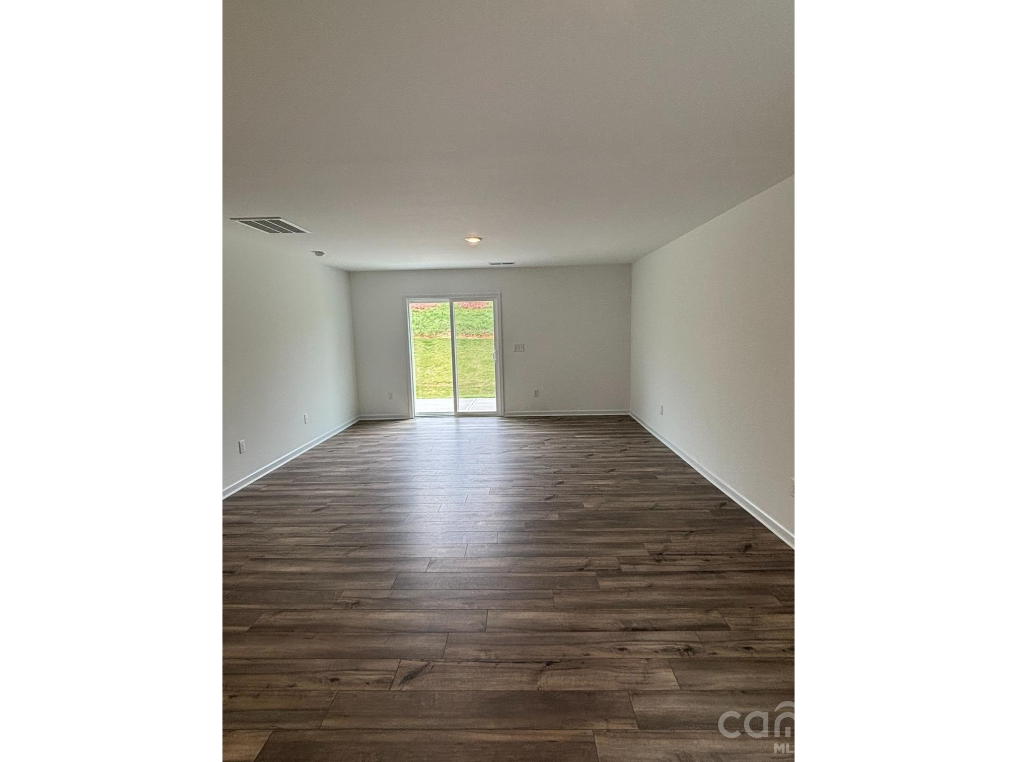 135 Spotted Way Property Photo 4