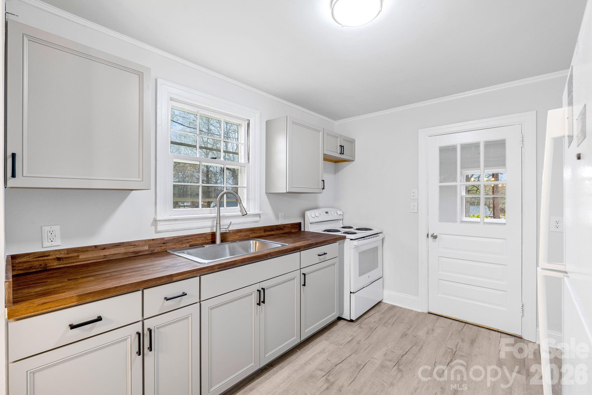 414 Ridge Street Property Photo 9