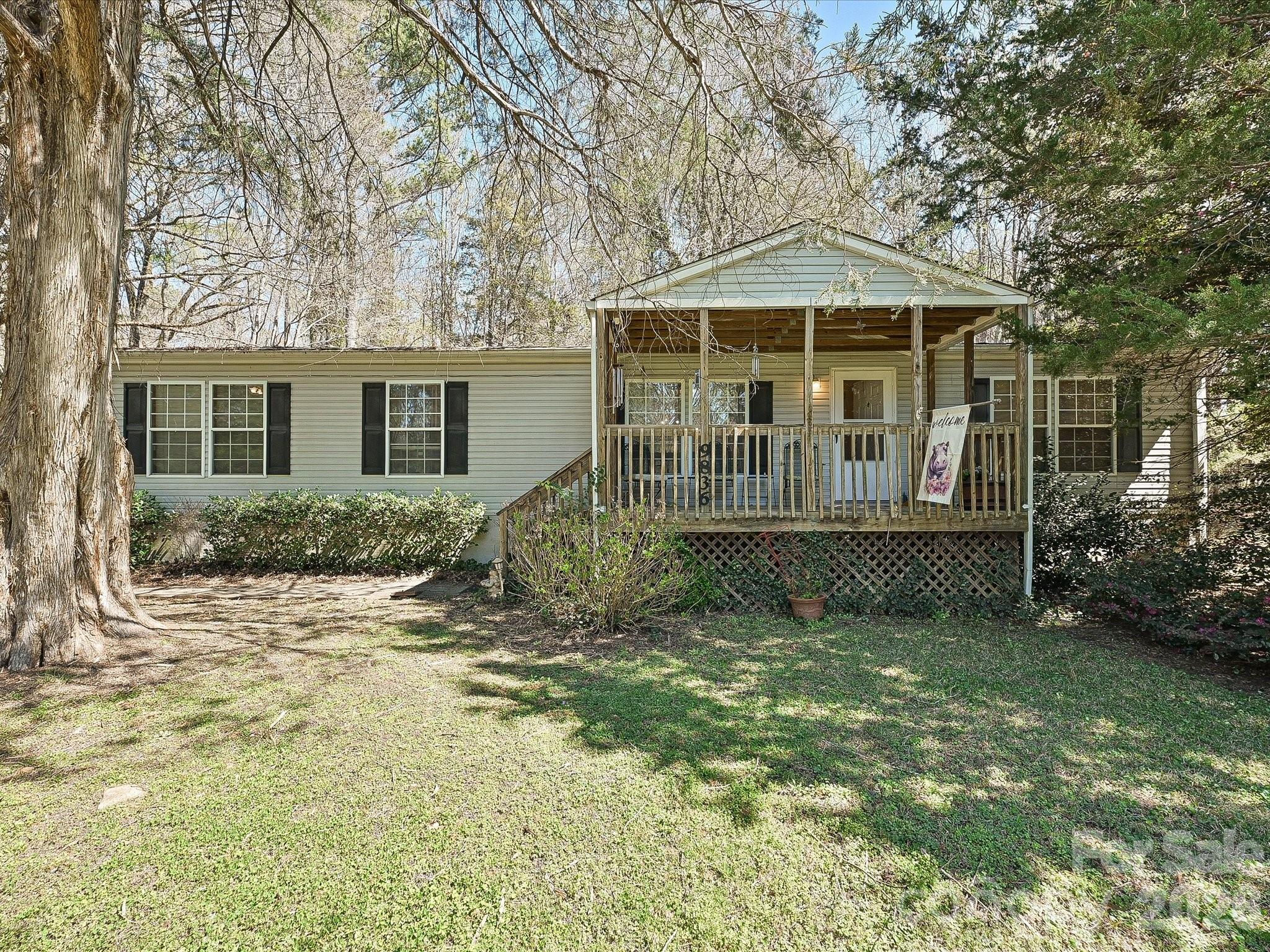 9836 Southwinds Drive Property Photo 1