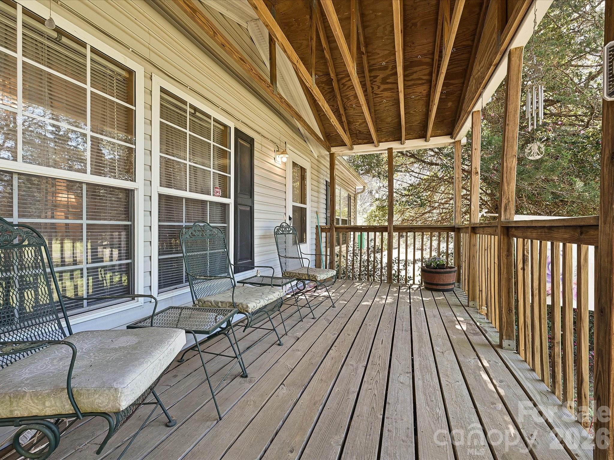 9836 Southwinds Drive Property Photo 2