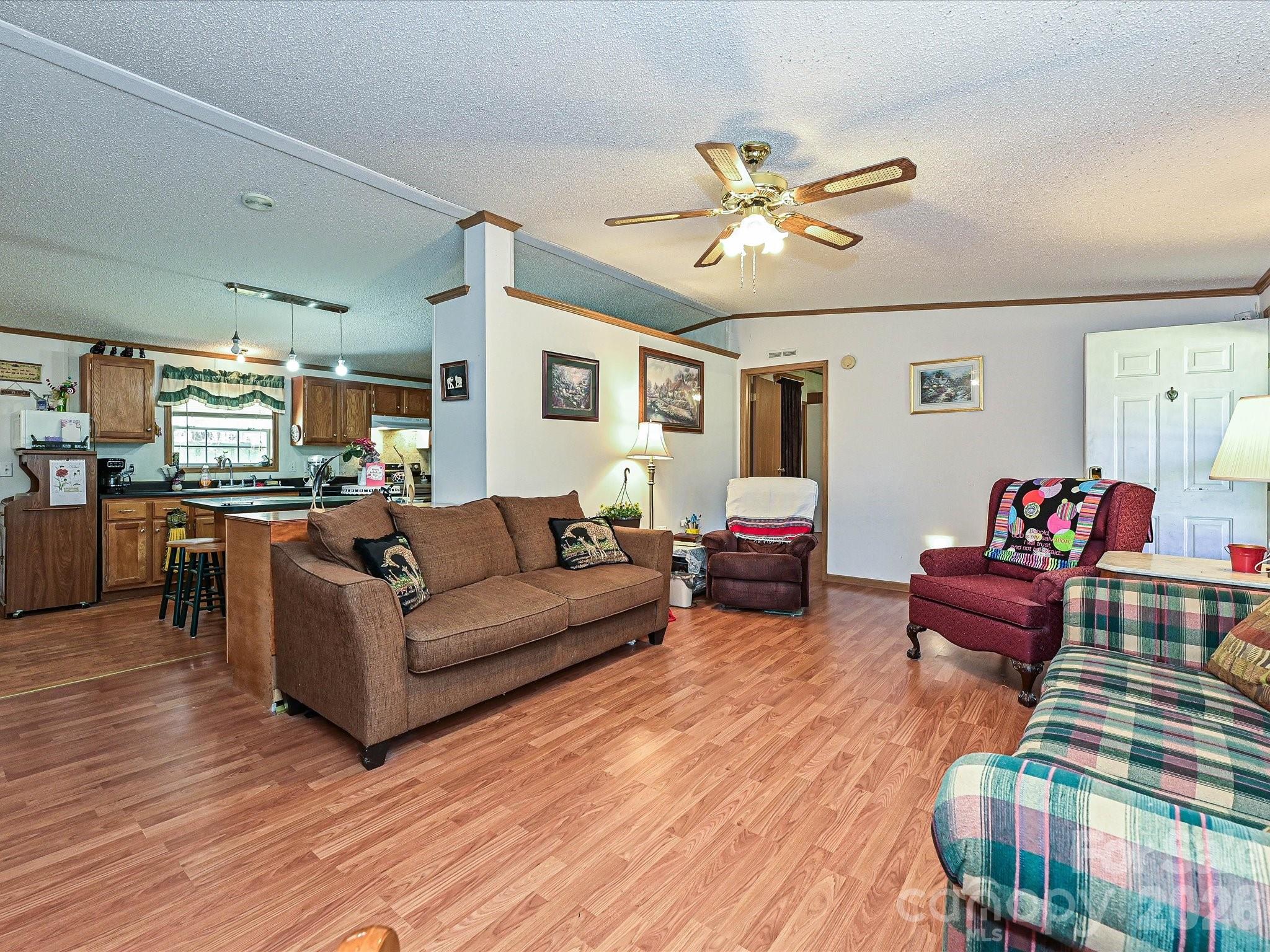 9836 Southwinds Drive Property Photo 4