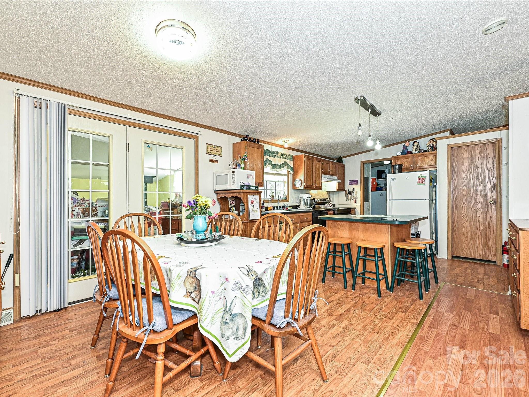 9836 Southwinds Drive Property Photo 5