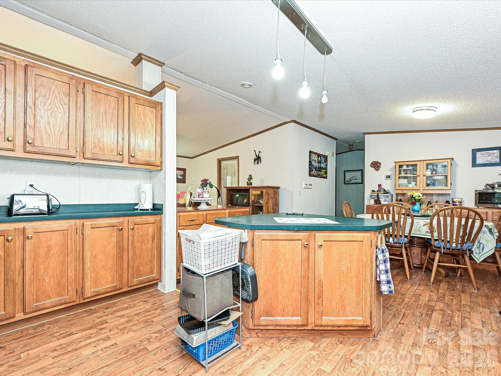 9836 Southwinds Drive Property Photo 7