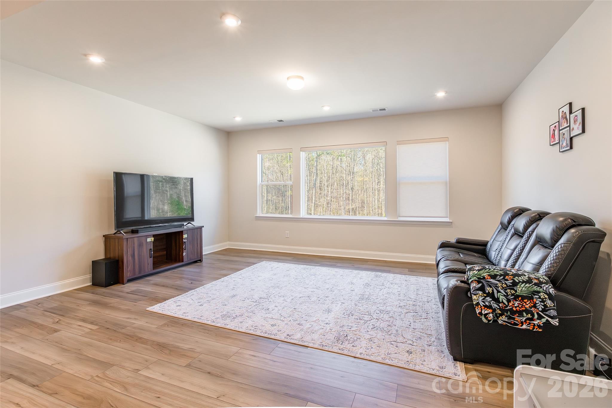 115 Hadley Court Property Photo 4