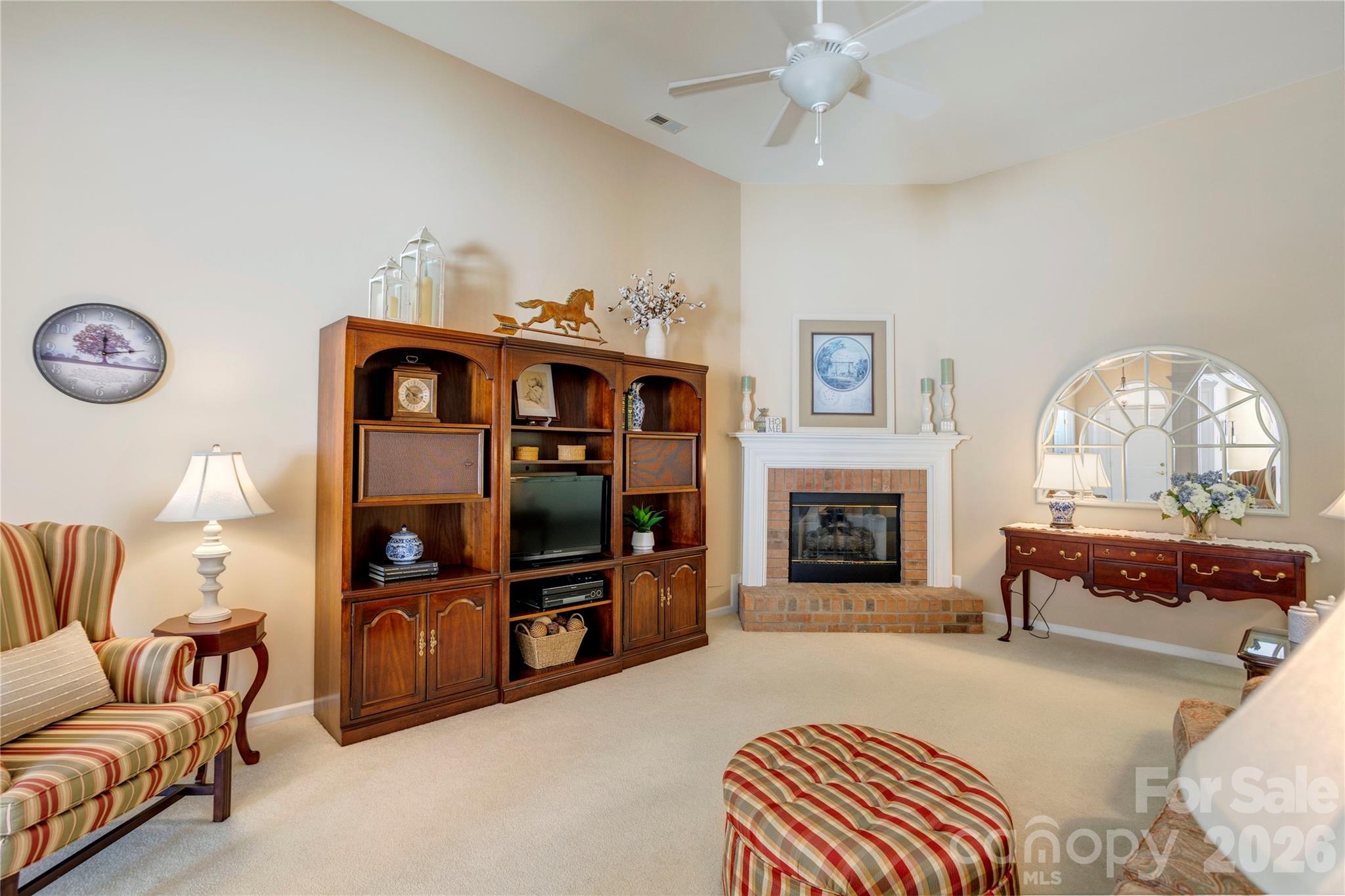 580 Gatsby Place Property Photo 5