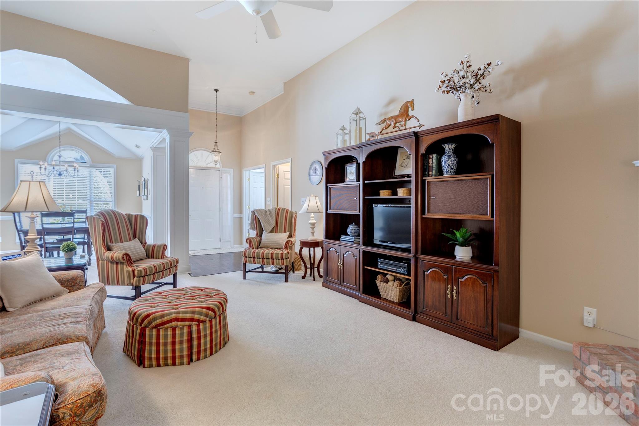 580 Gatsby Place Property Photo 6