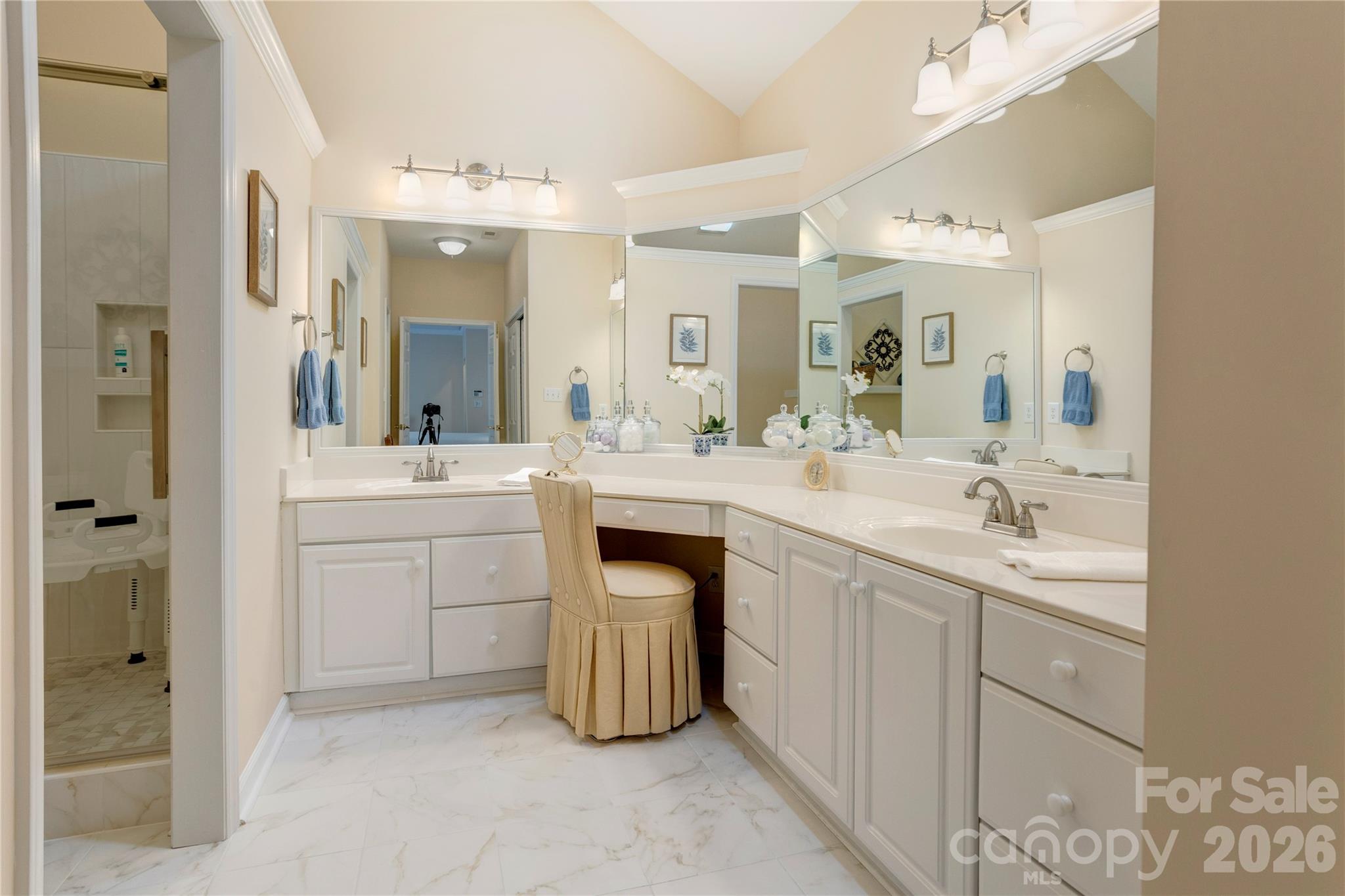 580 Gatsby Place Property Photo 12
