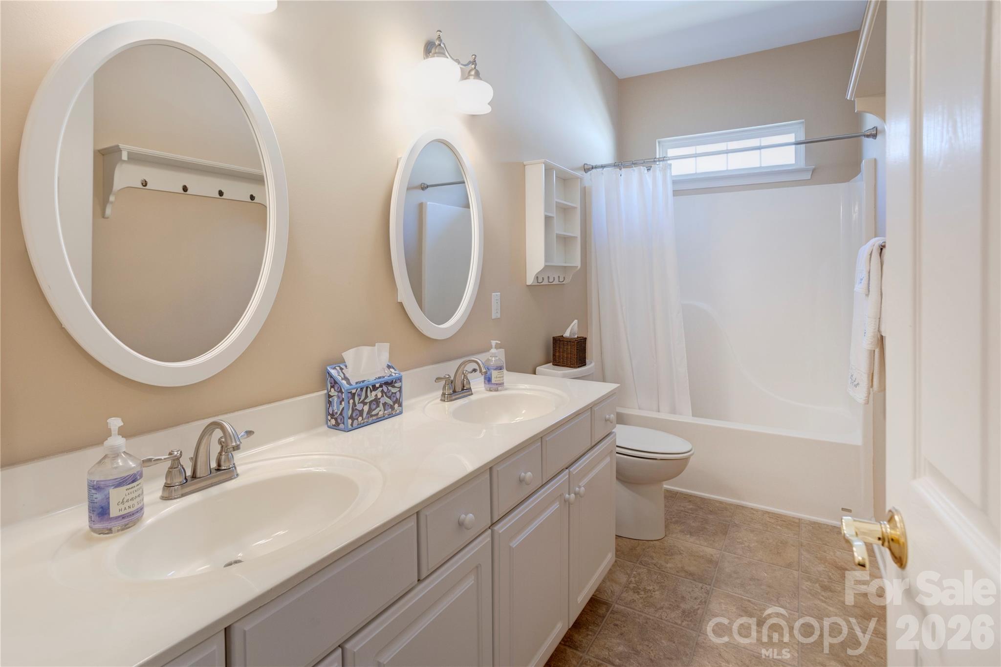 580 Gatsby Place Property Photo 17