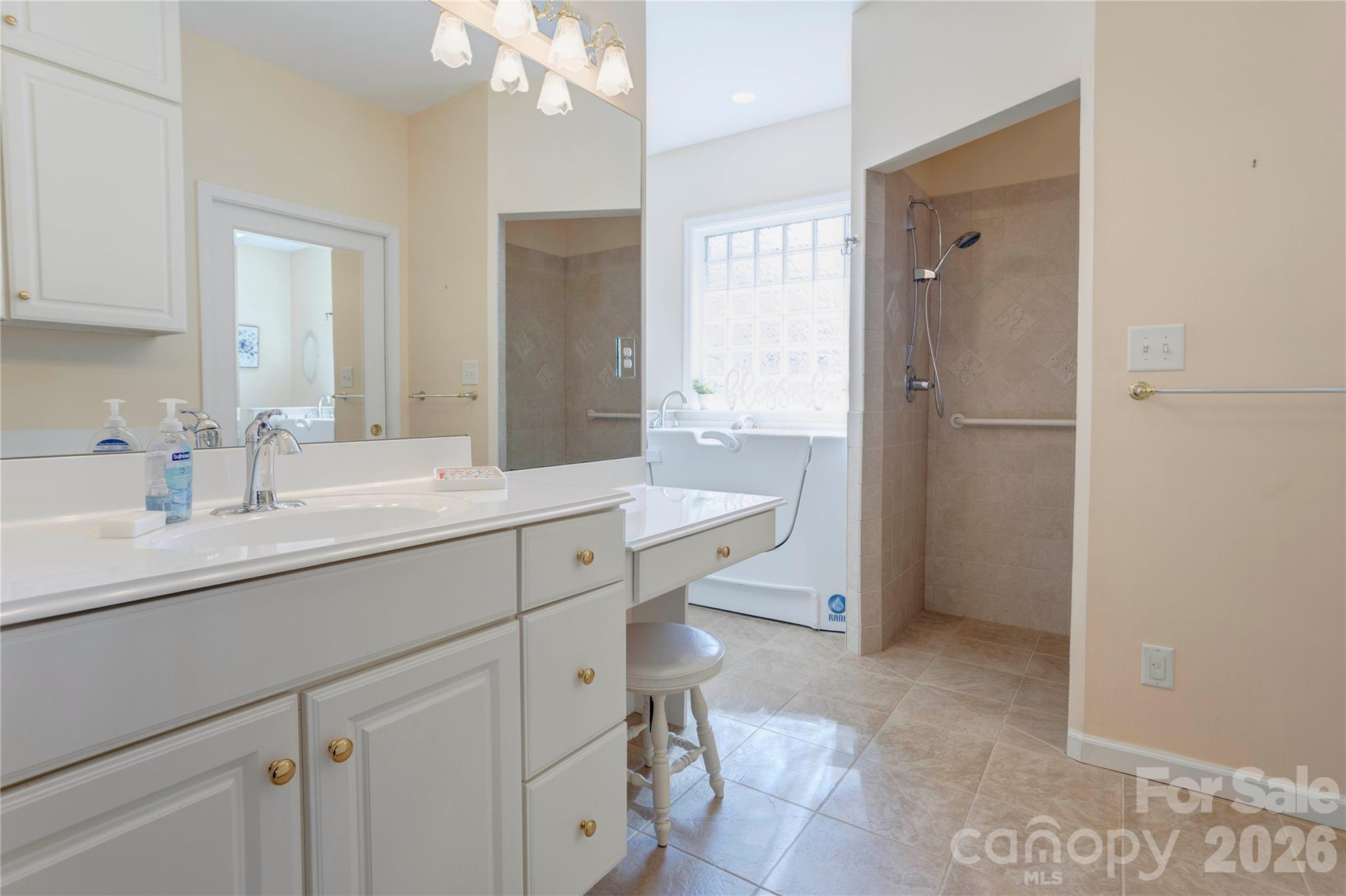 580 Gatsby Place Property Photo 28